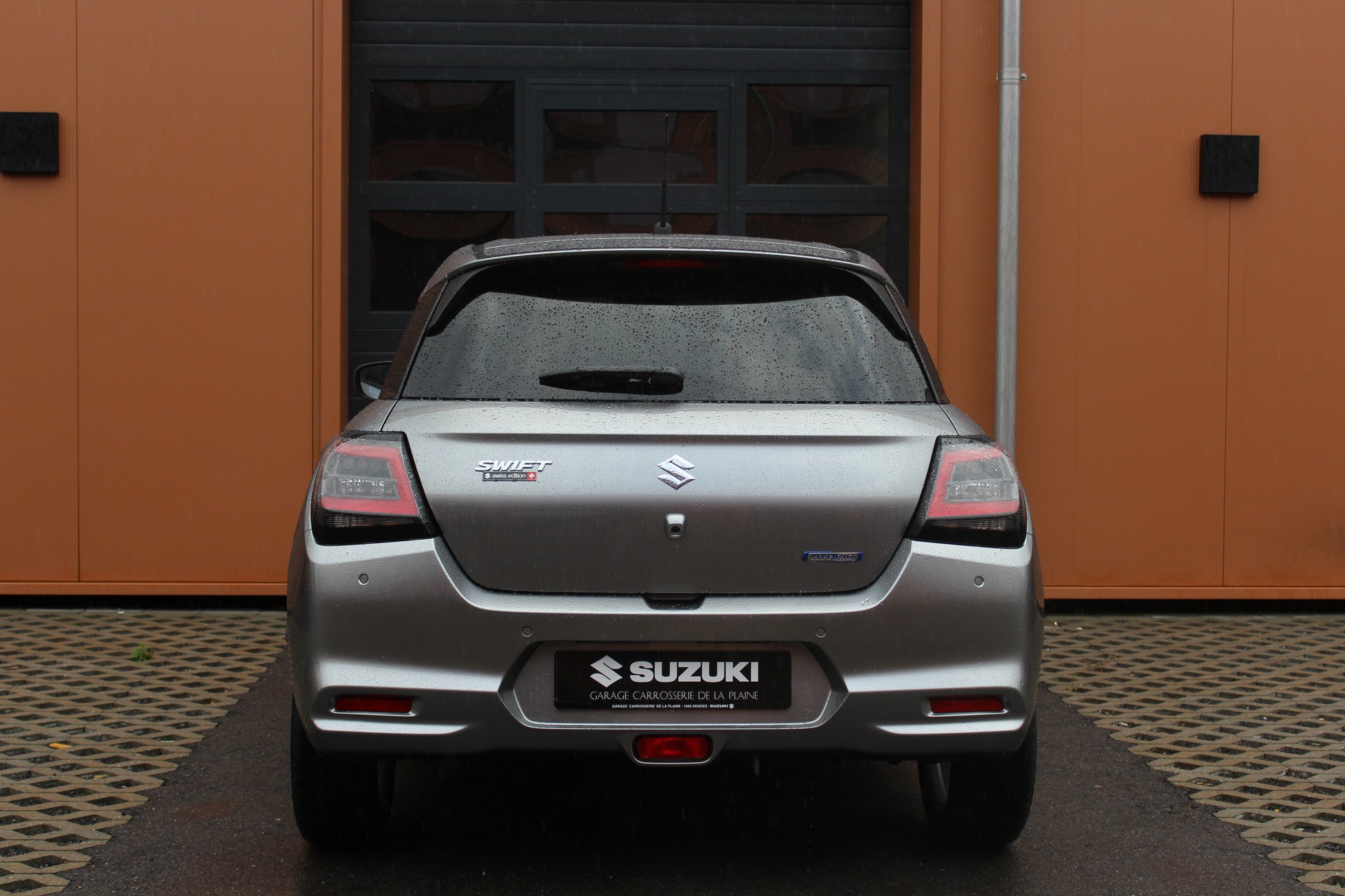 SUZUKI Swift 1.2 Compact + Hybrid CVT-image-4