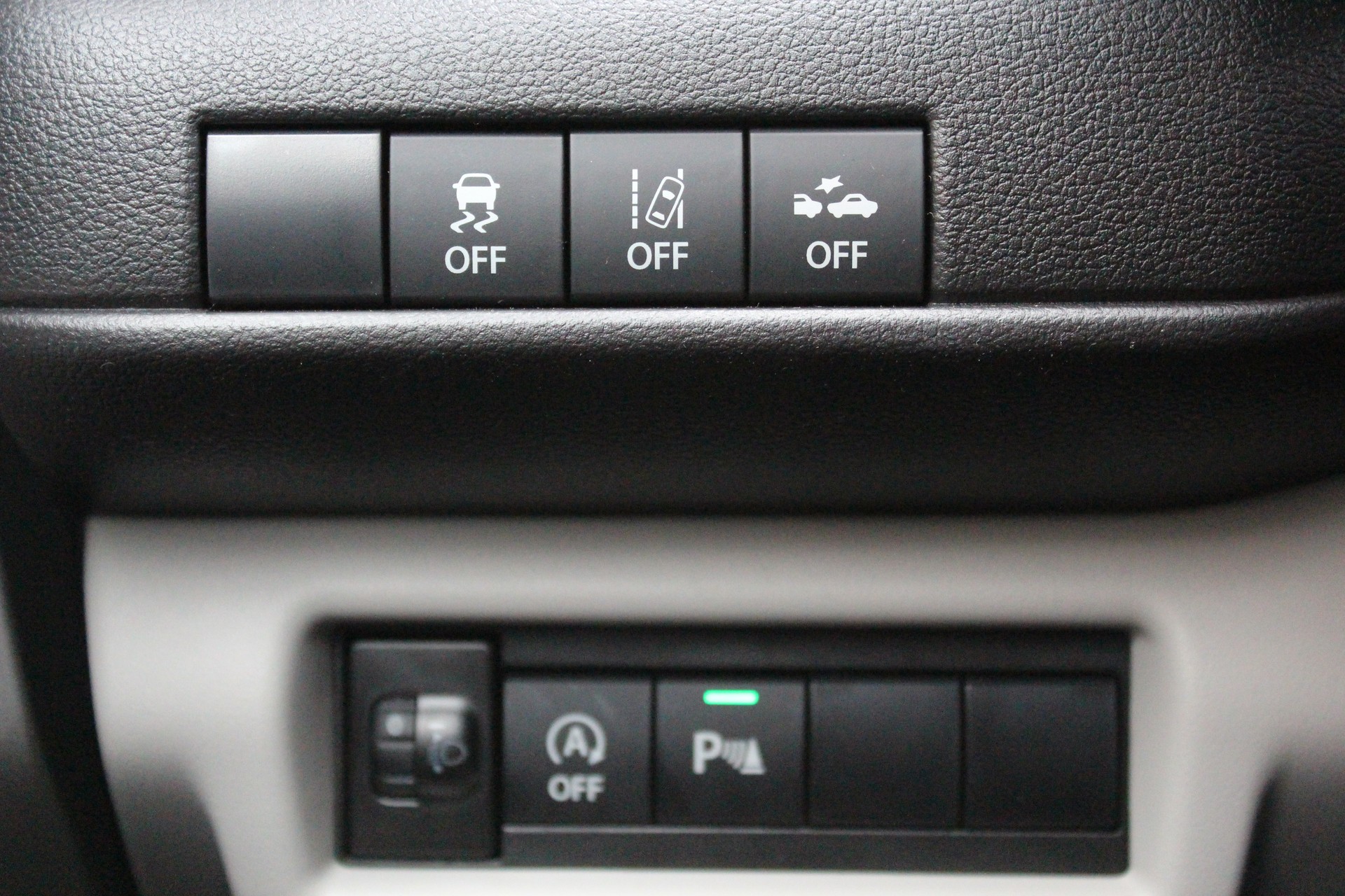 SUZUKI Swift 1.2 Compact + Hybrid CVT-image-10