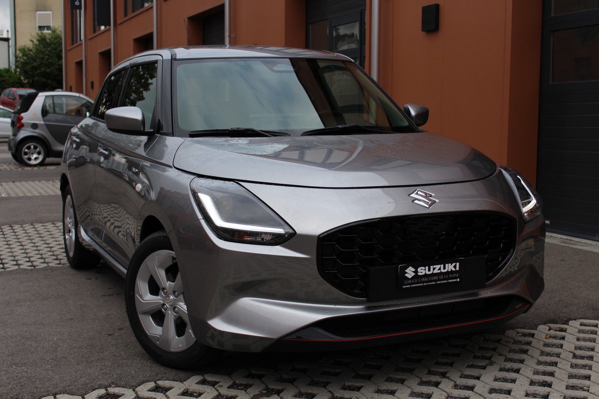 SUZUKI Swift 1.2 Compact + Hybrid CVT-image-3