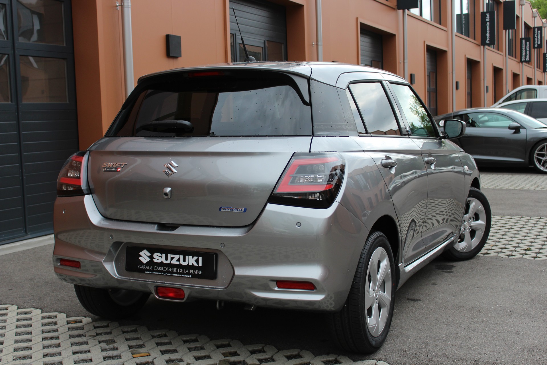 SUZUKI Swift 1.2 Compact + Hybrid CVT-image-5