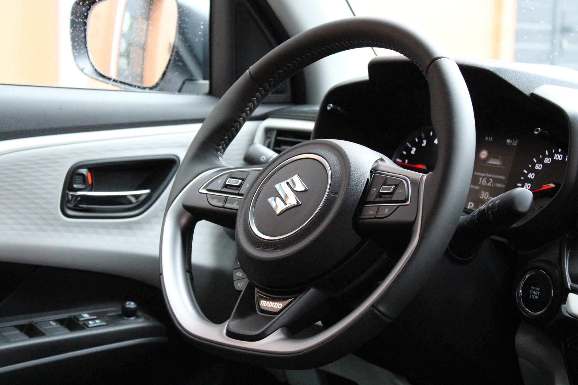 SUZUKI Swift 1.2 Compact + Hybrid CVT-image-15
