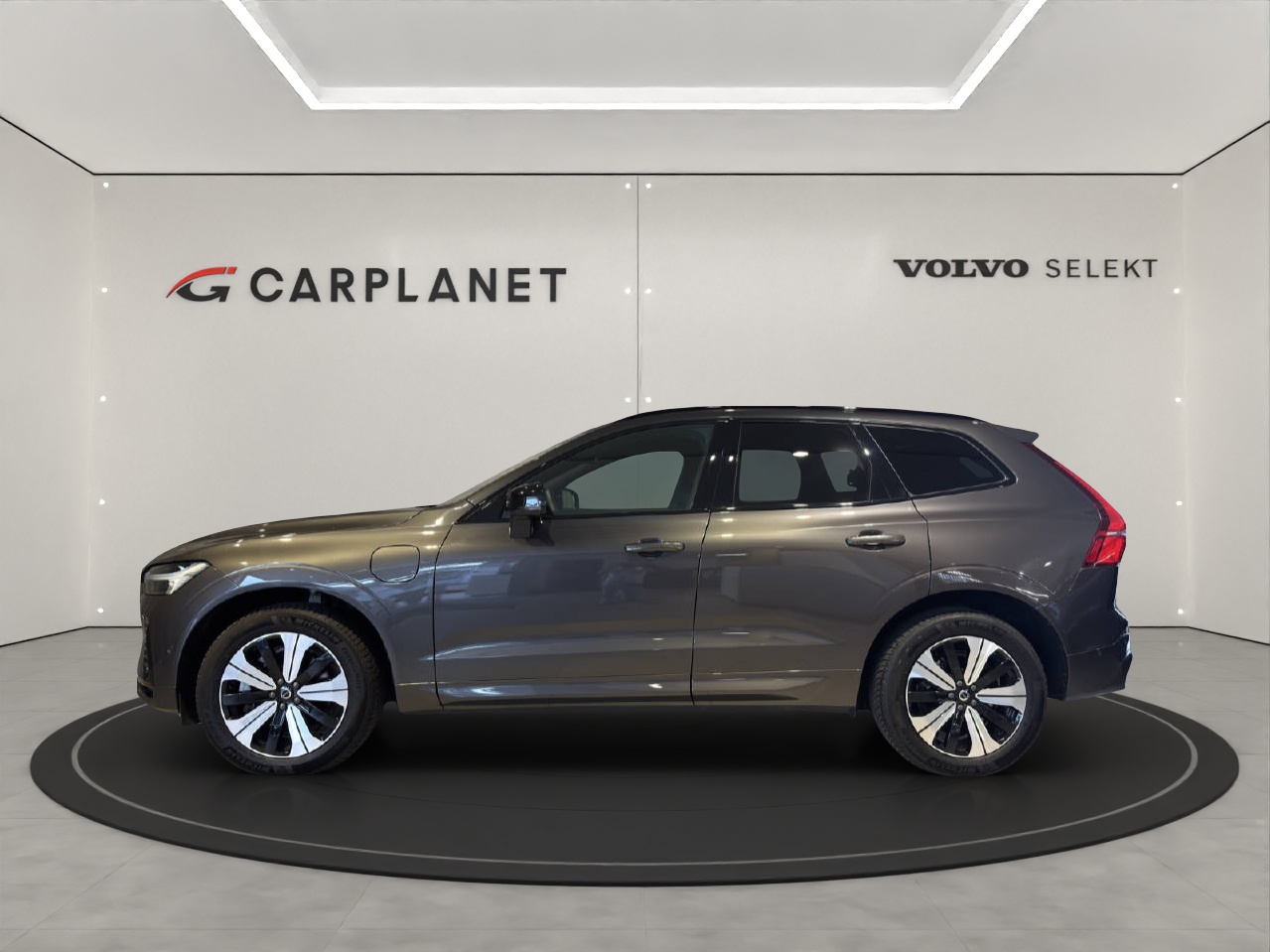VOLVO XC60 2.0 T6 TE Plus Dark eAWD-showroom-element-2