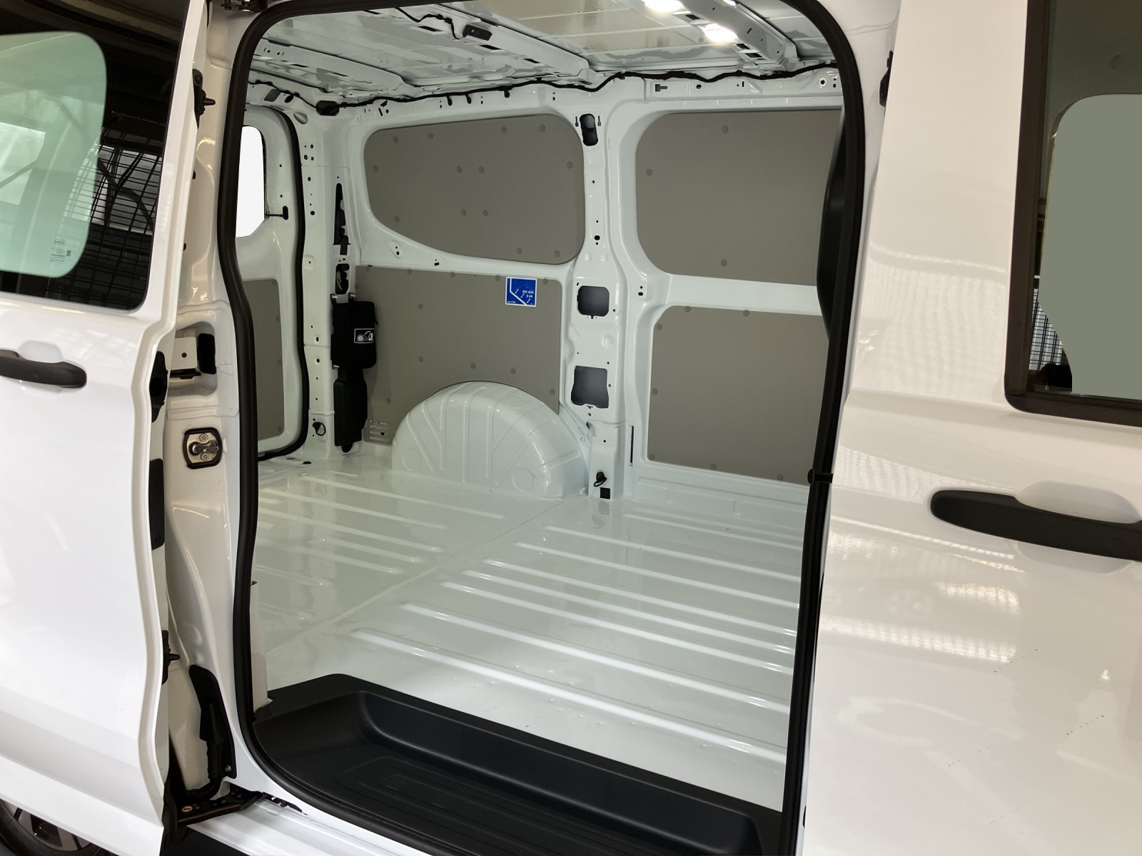 VW e-Transporter 70 kWh-image-11