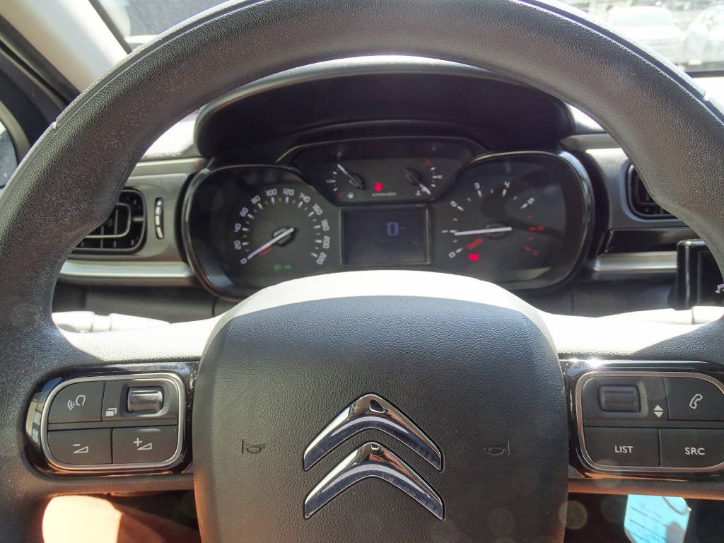 CITROEN C3 1.2 PureTech Shine-image-8