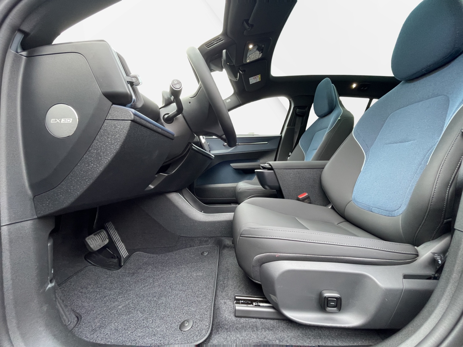 VOLVO EX 30 CC E60 Twin Performance AWD-image-9