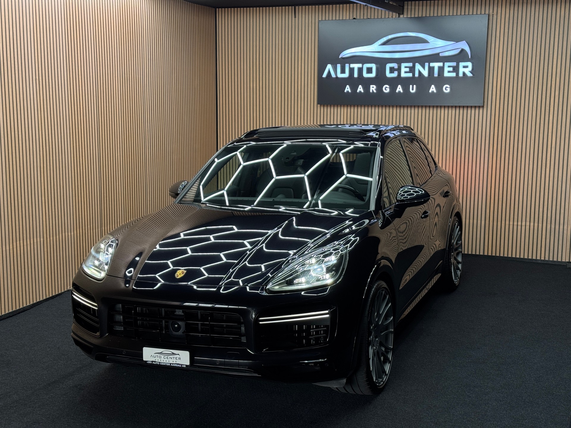 PORSCHE Cayenne Turbo *ab CHF 625.-/ Monat*-image-2