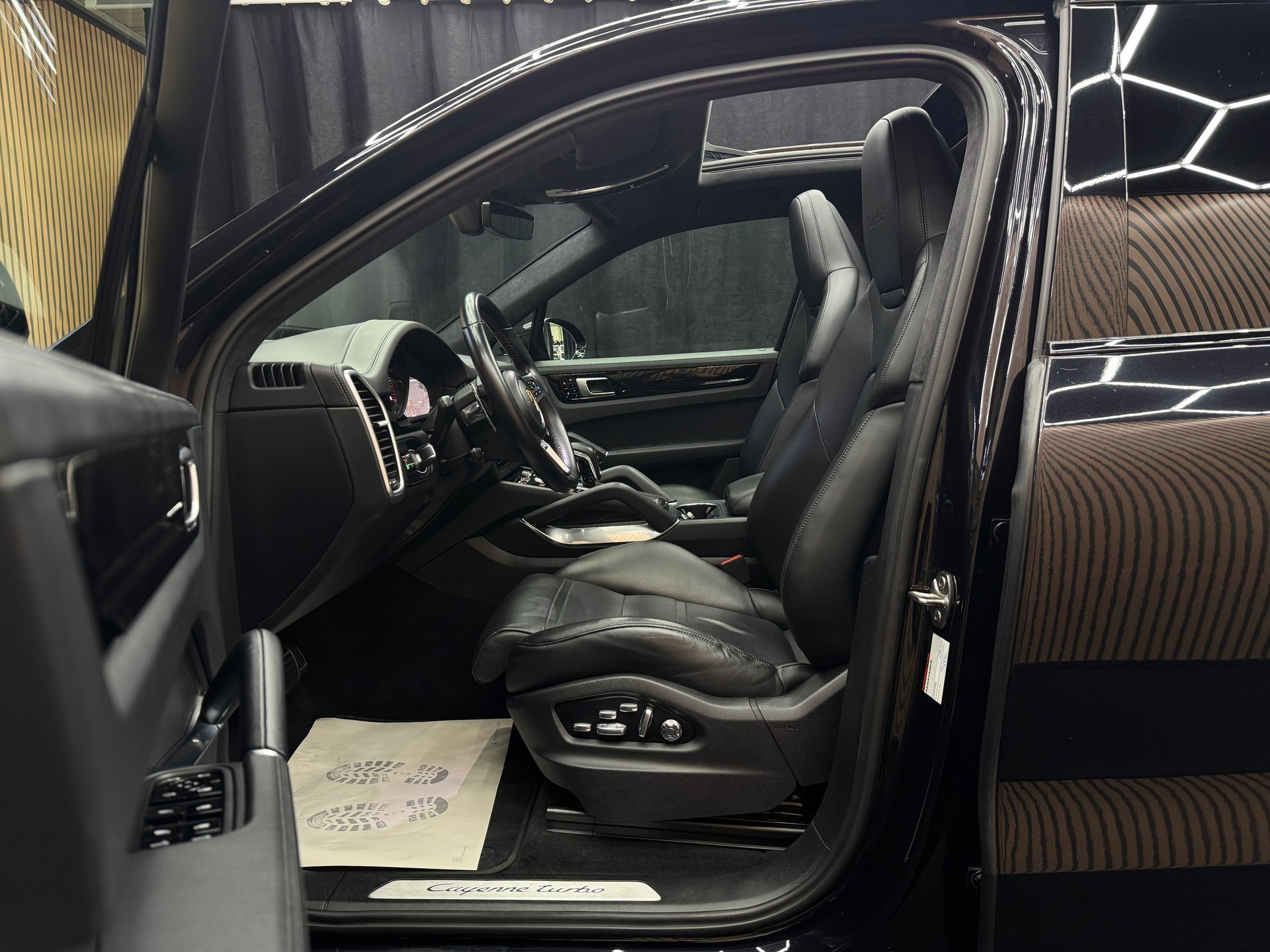 PORSCHE Cayenne Turbo *ab CHF 625.-/ Monat*-image-9