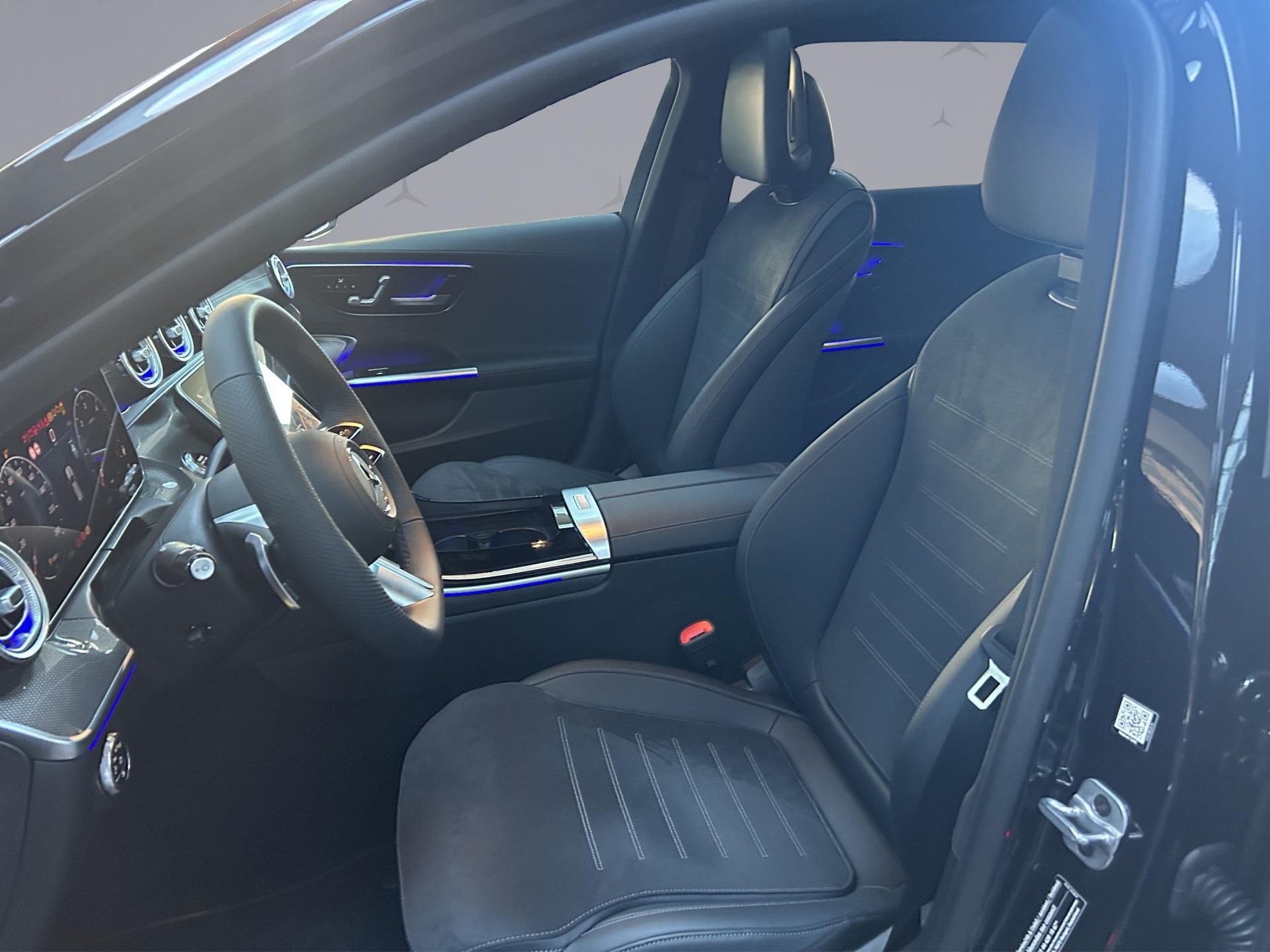 MERCEDES-BENZ C 220 d Swiss Star AMG Line 4matic Kombi-image-8