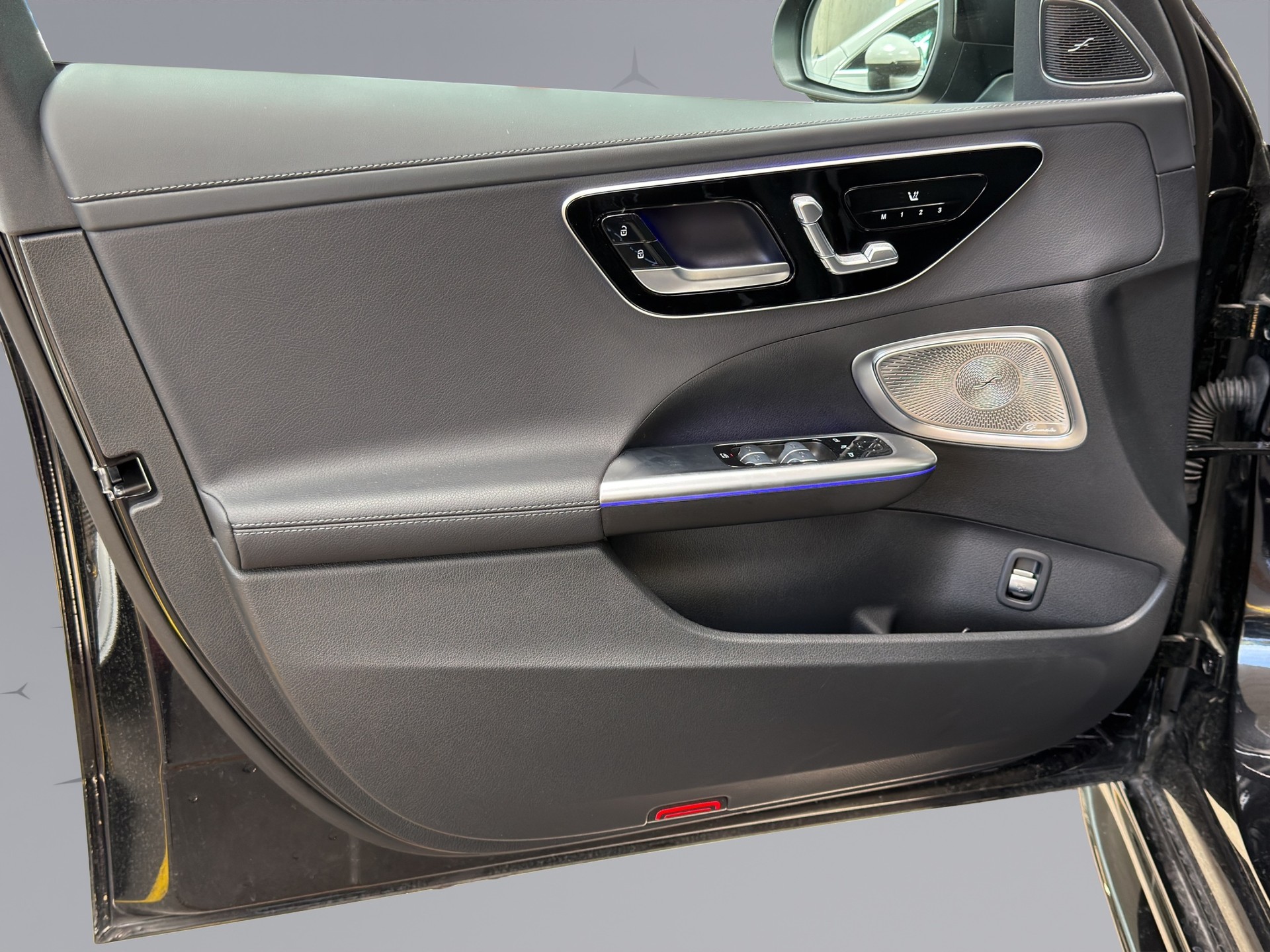 MERCEDES-BENZ C 220 d Swiss Star AMG Line 4matic Kombi-image-14