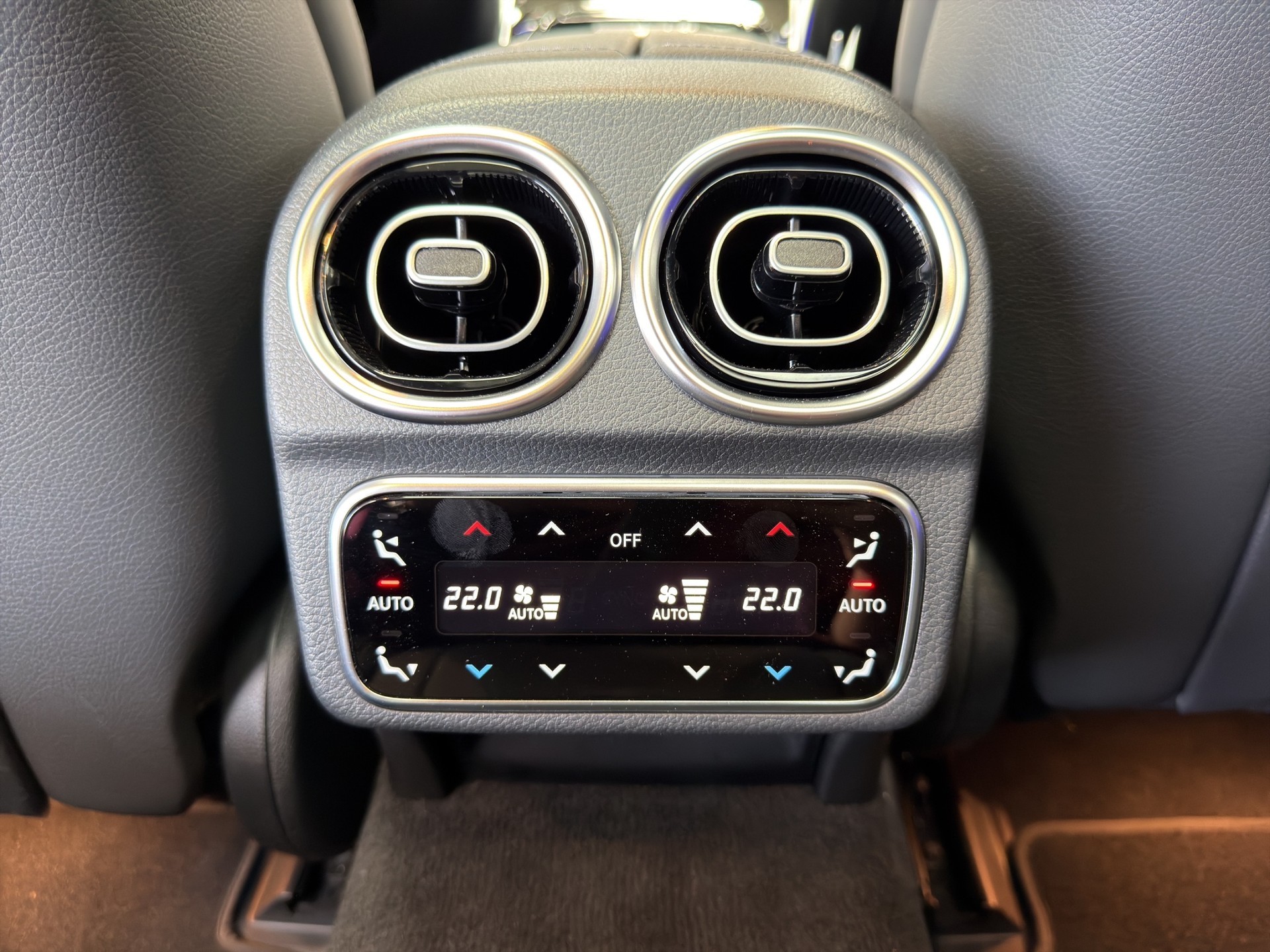MERCEDES-BENZ C 220 d Swiss Star AMG Line 4matic Kombi-image-19