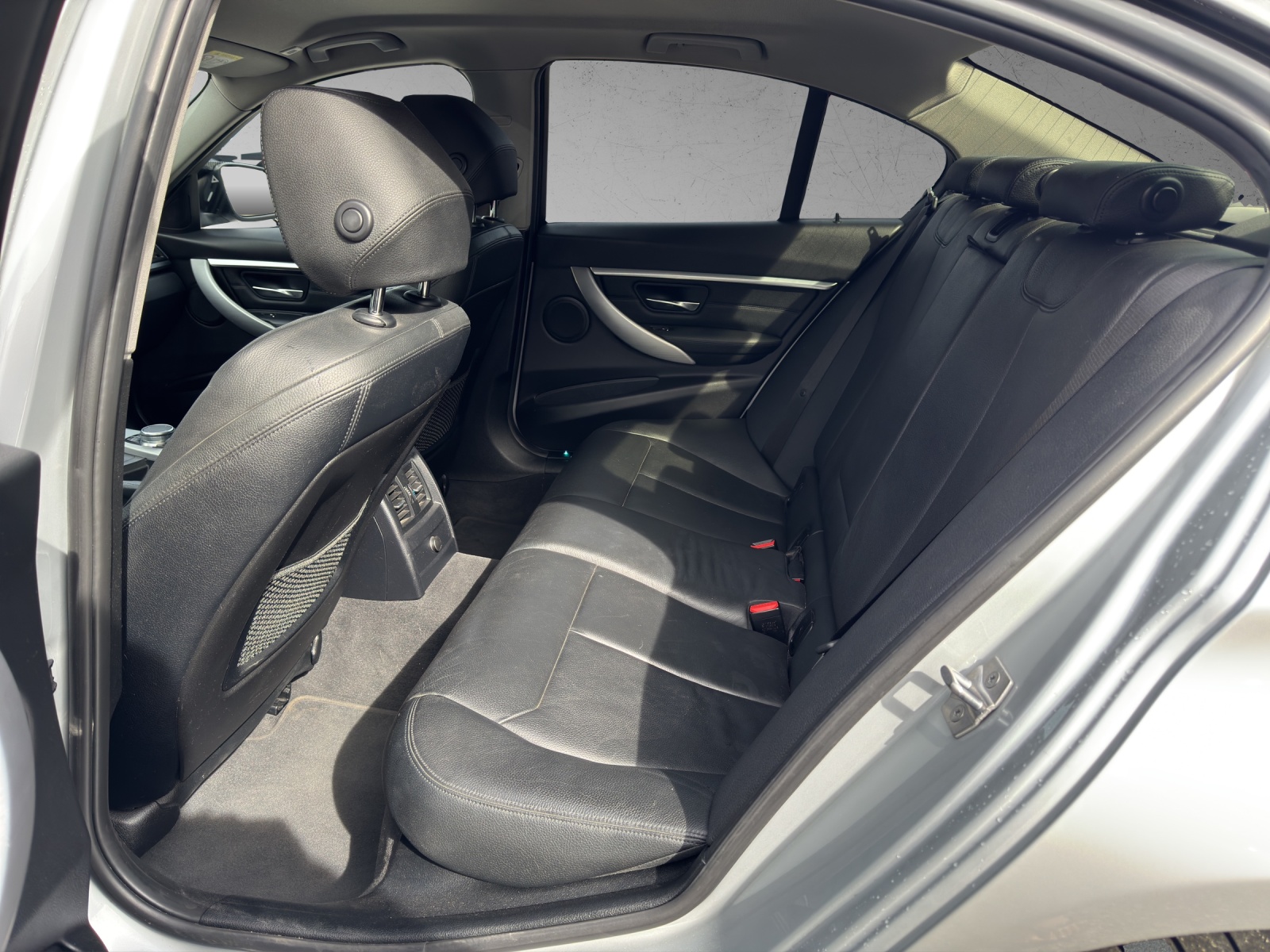 BMW 320d xDrive Edition Sport Line Steptronic-image-10