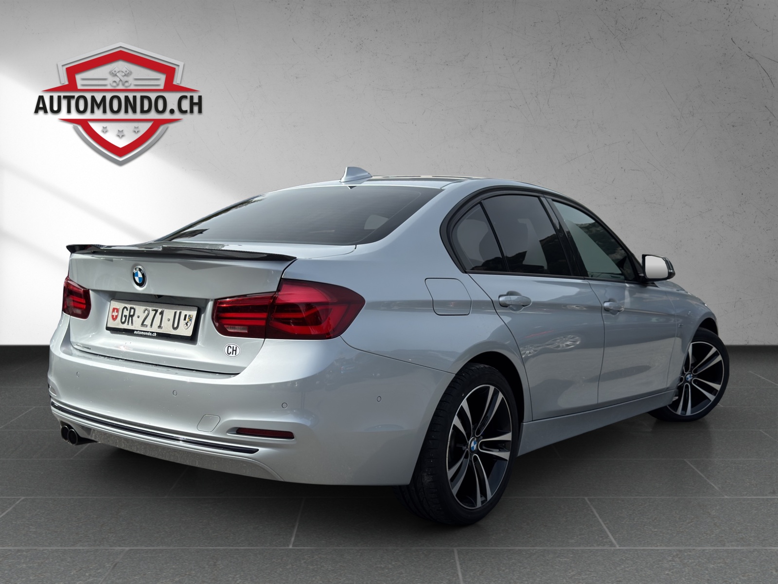 BMW 320d xDrive Edition Sport Line Steptronic-image-4