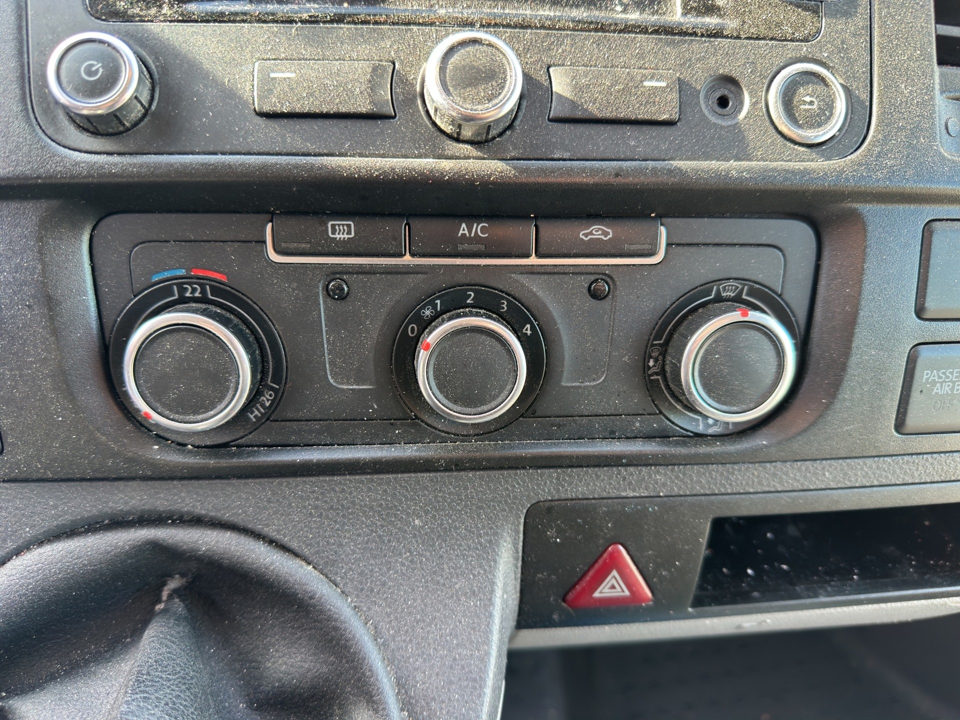 VW T5 2.0 TDI-image-14