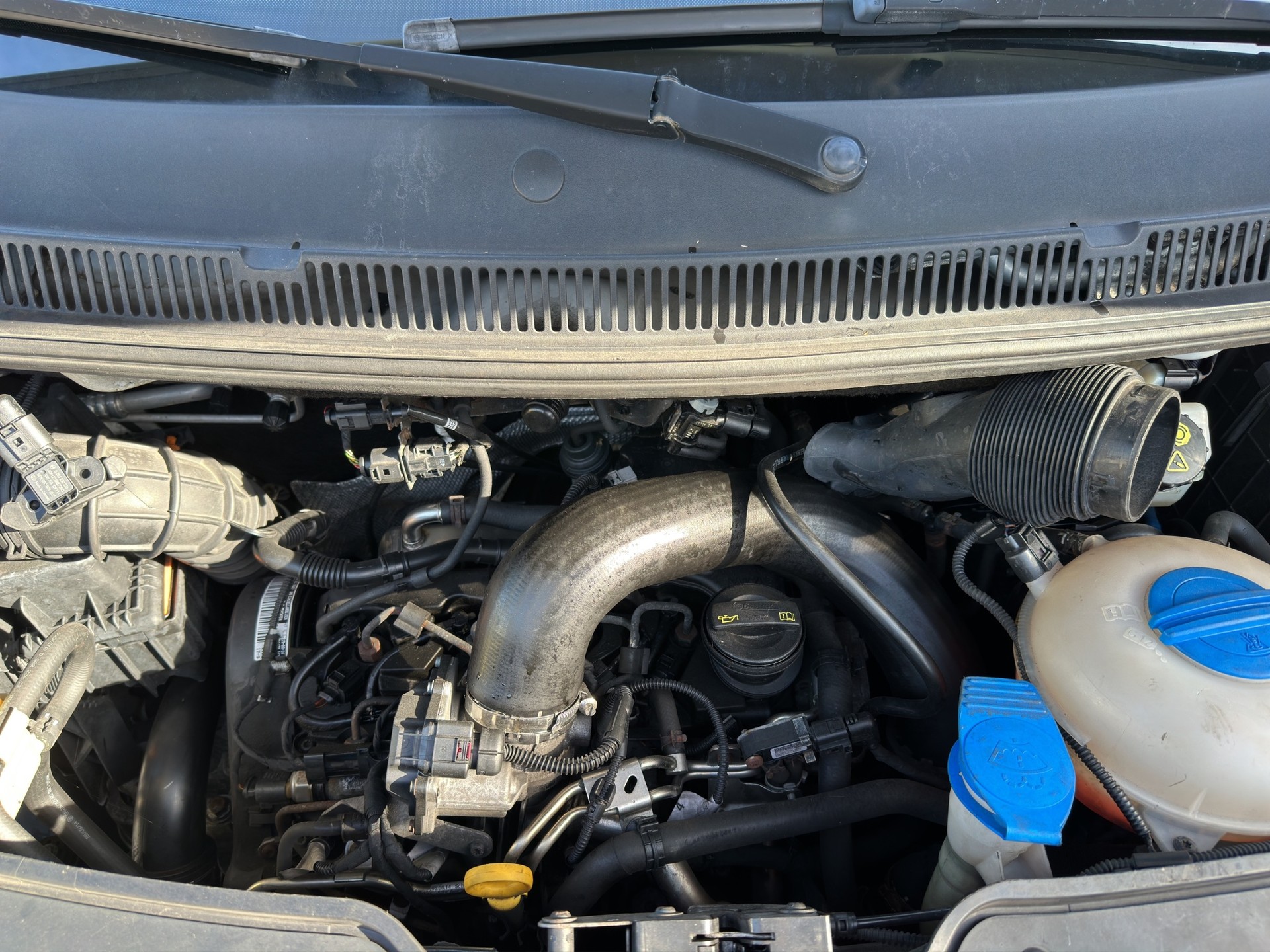 VW T5 2.0 TDI-image-18