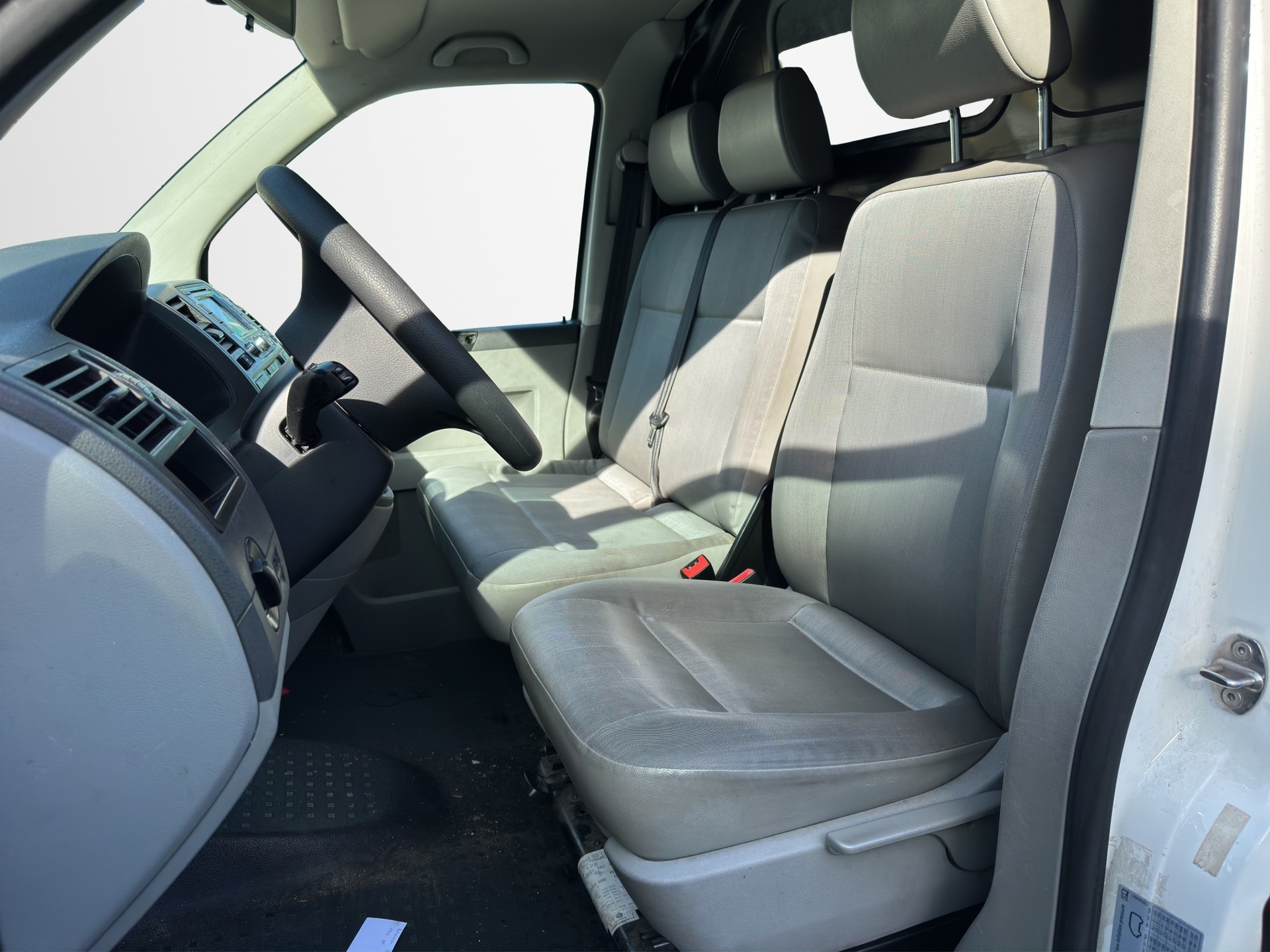 VW T5 2.0 TDI-image-8