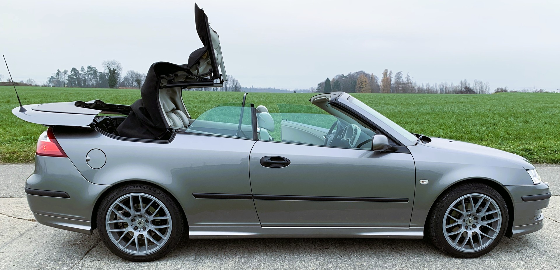 SAAB 9-3 2.0T Aero Cabrio-image-6
