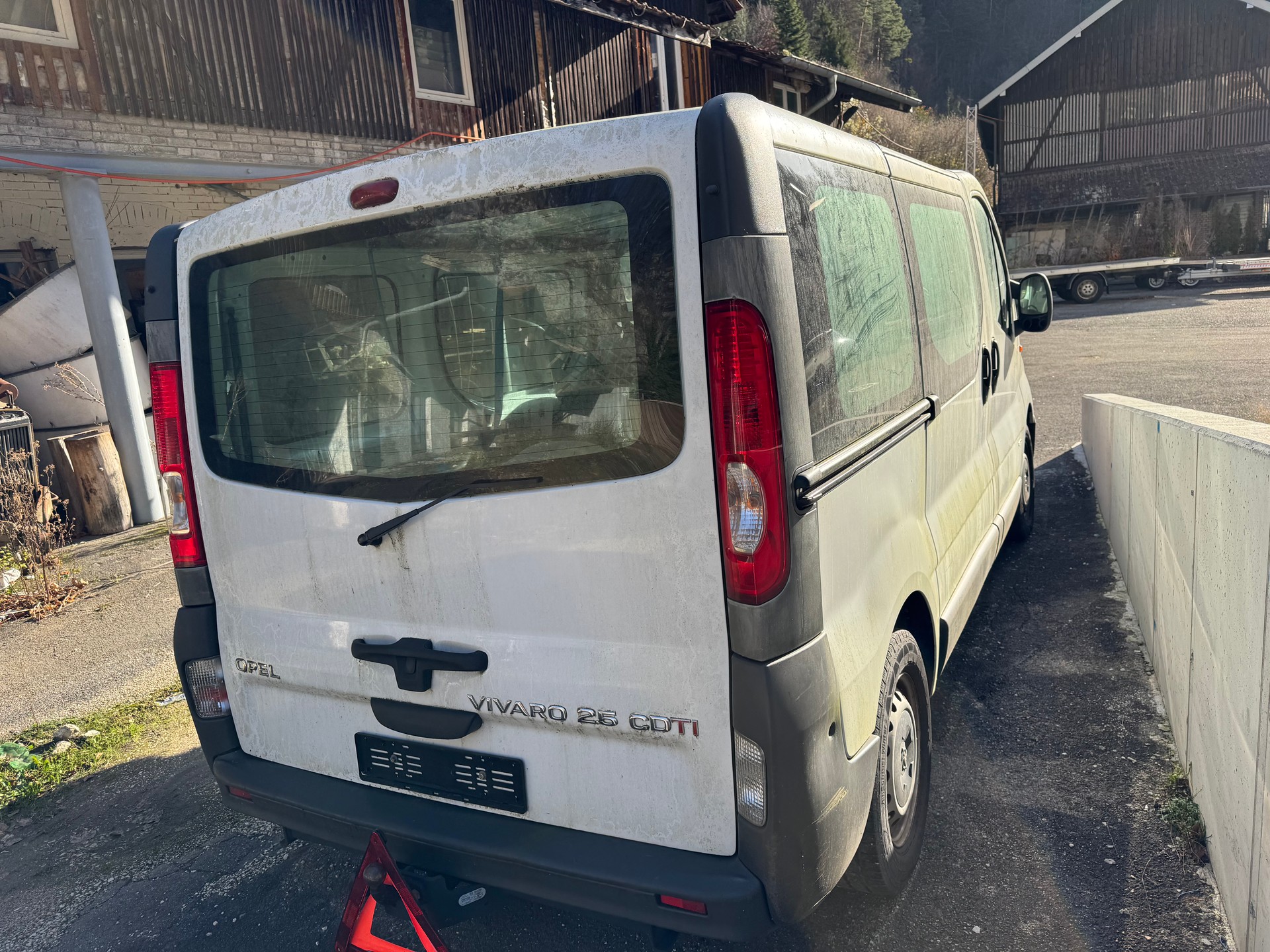 OPEL Vivaro 2.5 CDTI 2.9t L1H1-image-2