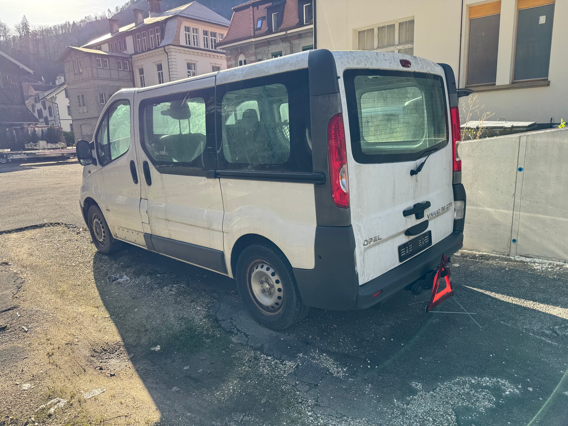 OPEL Vivaro 2.5 CDTI 2.9t L1H1-image-3