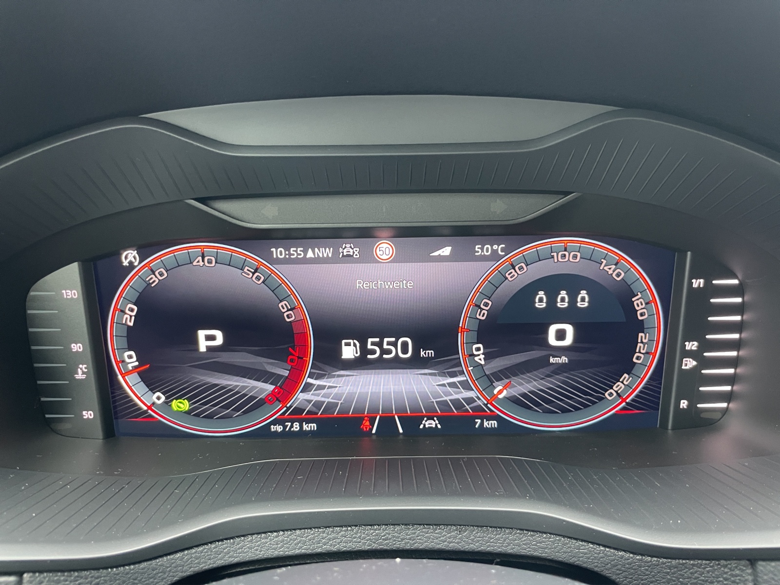 SKODA Karoq 1.5 TSI SportLine DSG-image-8