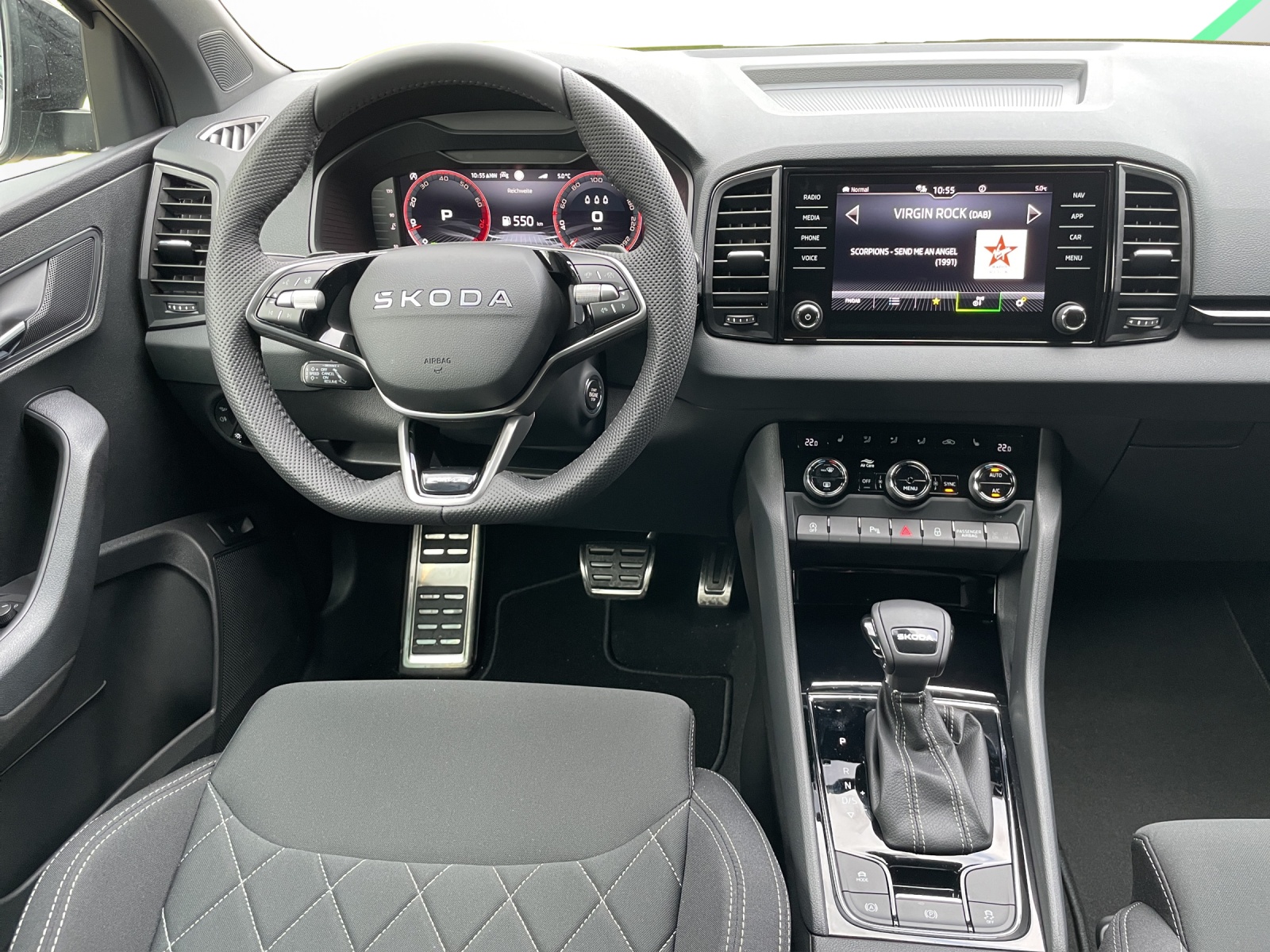 SKODA Karoq 1.5 TSI SportLine DSG-image-9