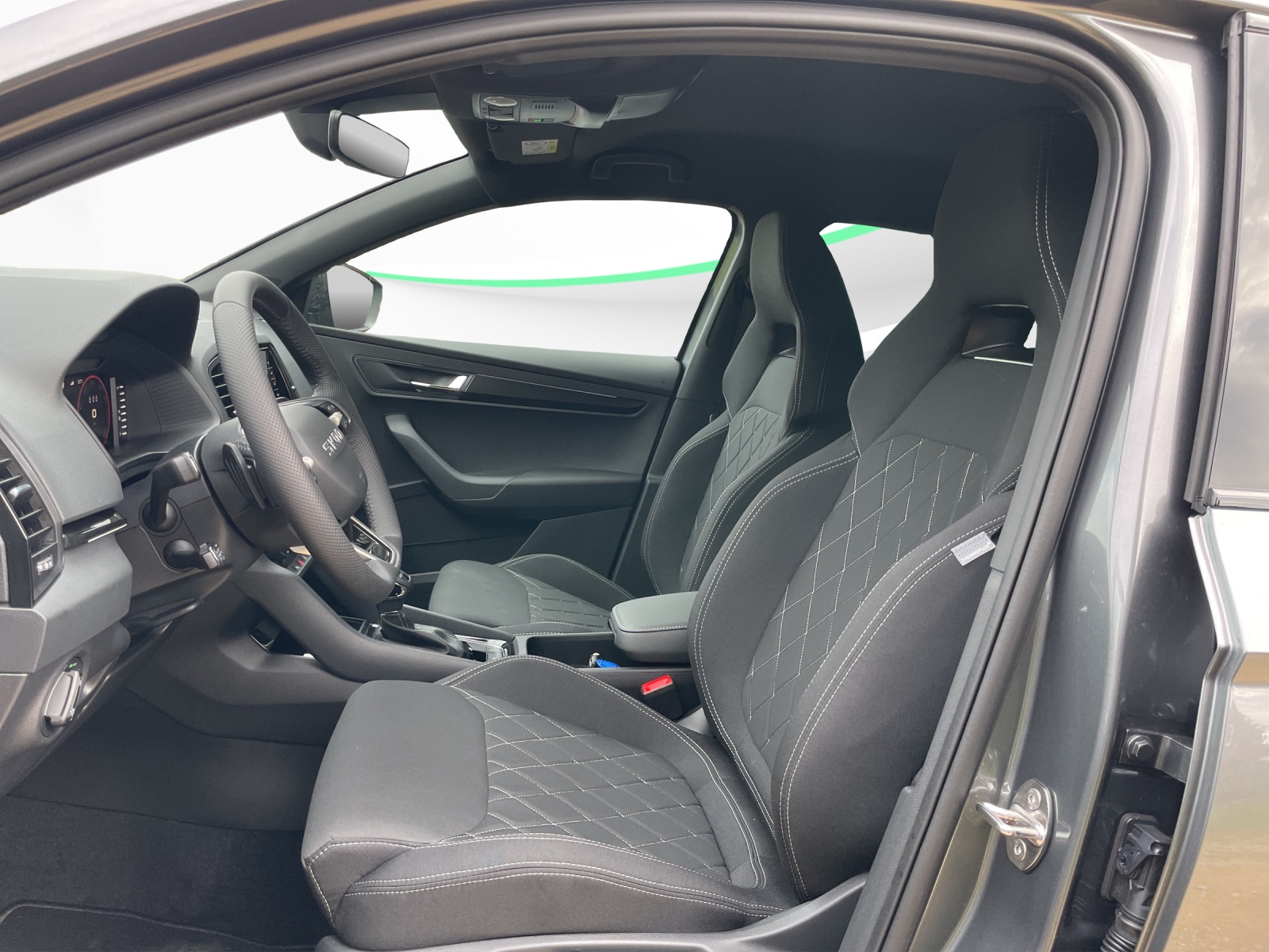 SKODA Karoq 1.5 TSI SportLine DSG-image-6