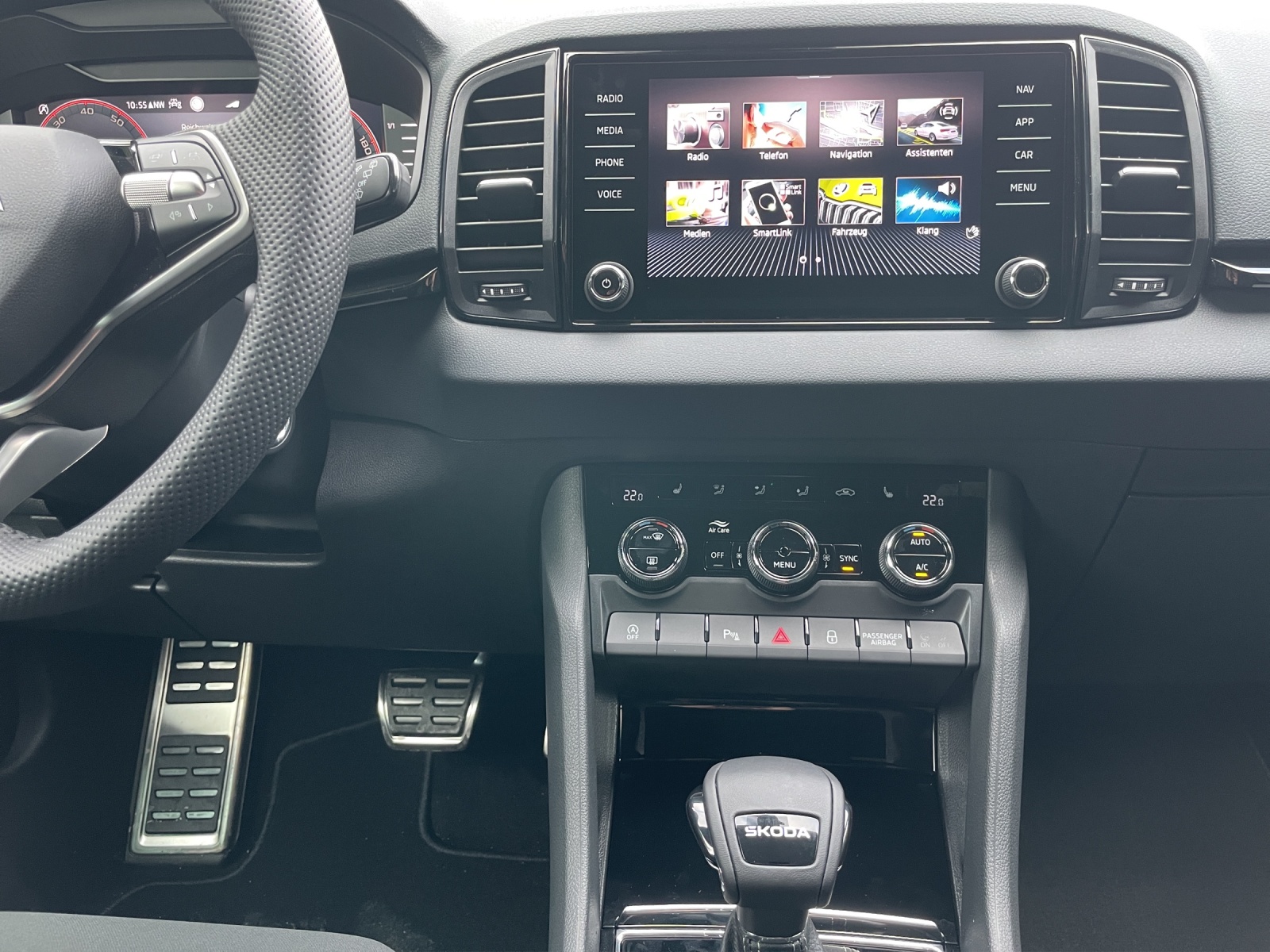 SKODA Karoq 1.5 TSI SportLine DSG-image-10