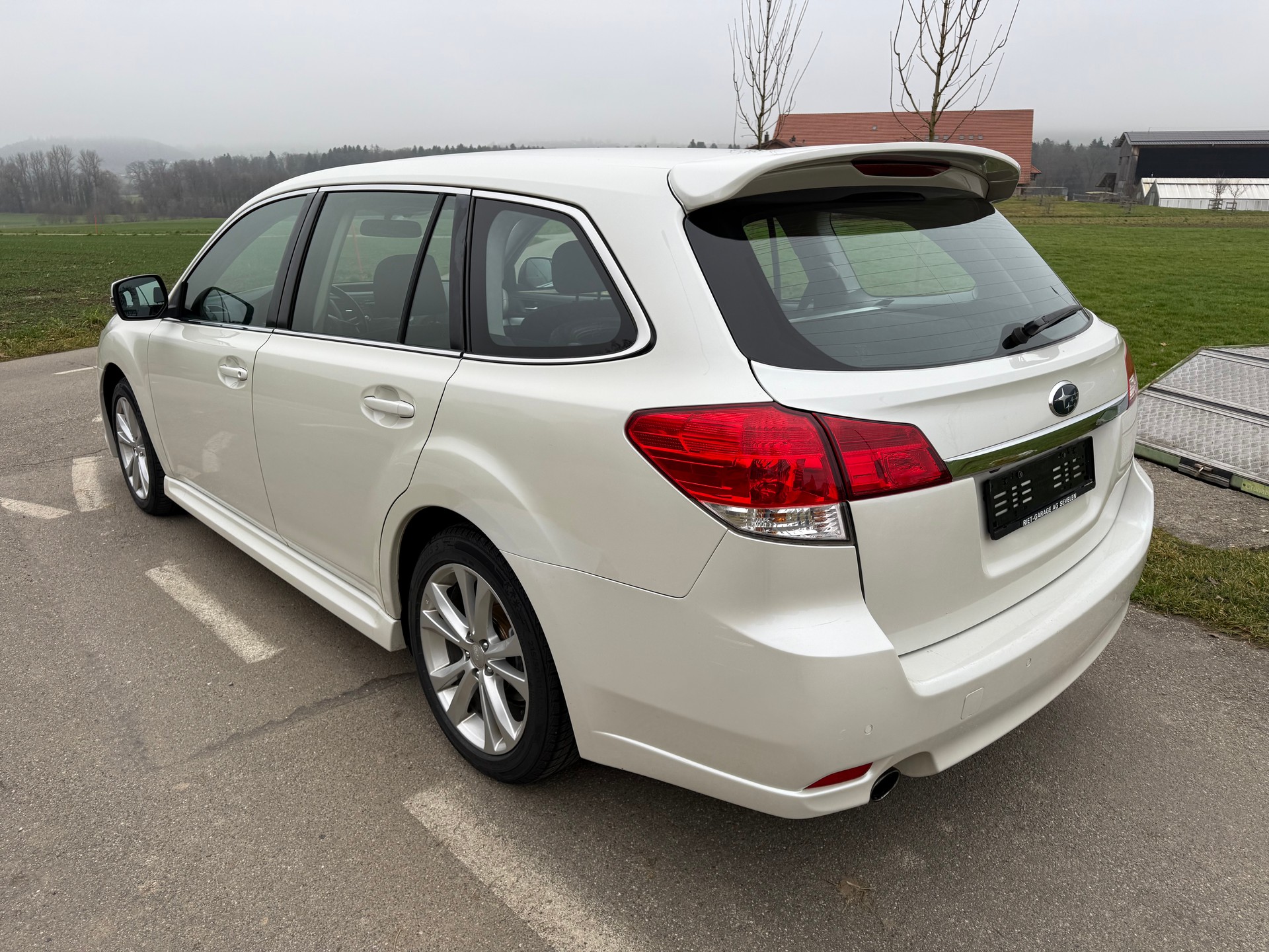 SUBARU Legacy 2.5i Swiss AWD Lineartronic-image-2