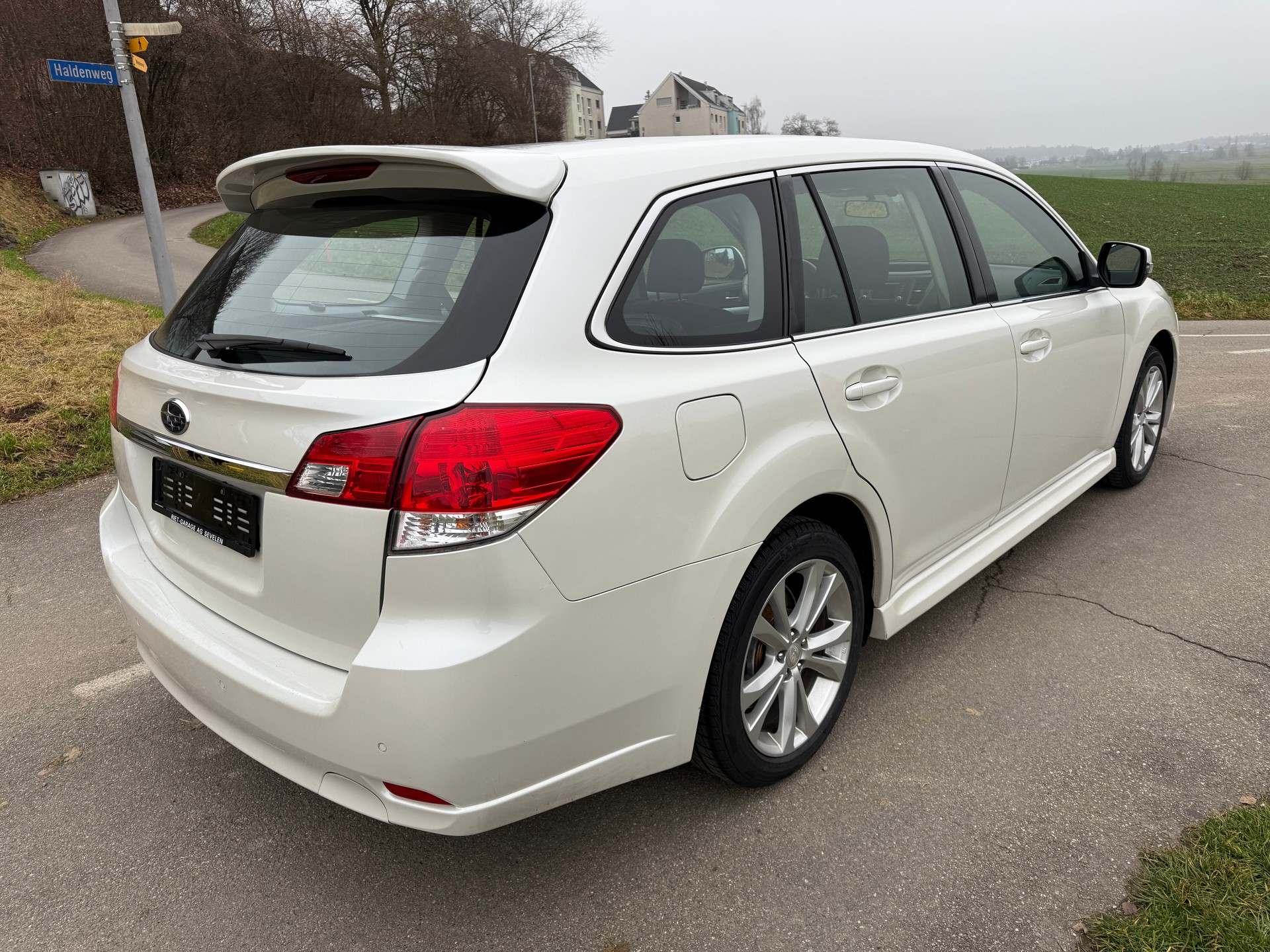 SUBARU Legacy 2.5i Swiss AWD Lineartronic-image-3