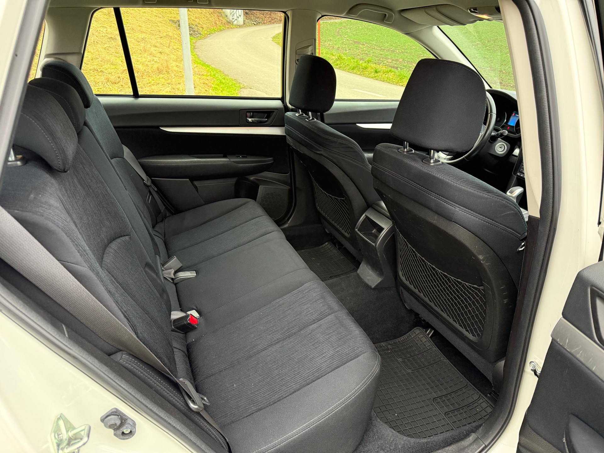 SUBARU Legacy 2.5i Swiss AWD Lineartronic-image-6