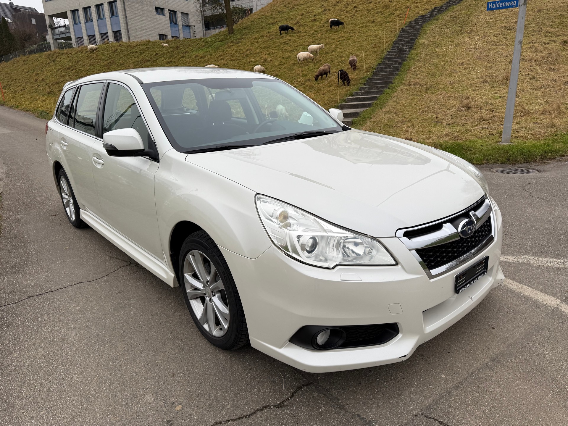 SUBARU Legacy 2.5i Swiss AWD Lineartronic-image-1