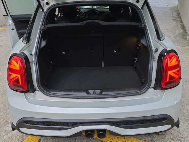 MINI Cooper S Steptronic DKG-showroom-element-3
