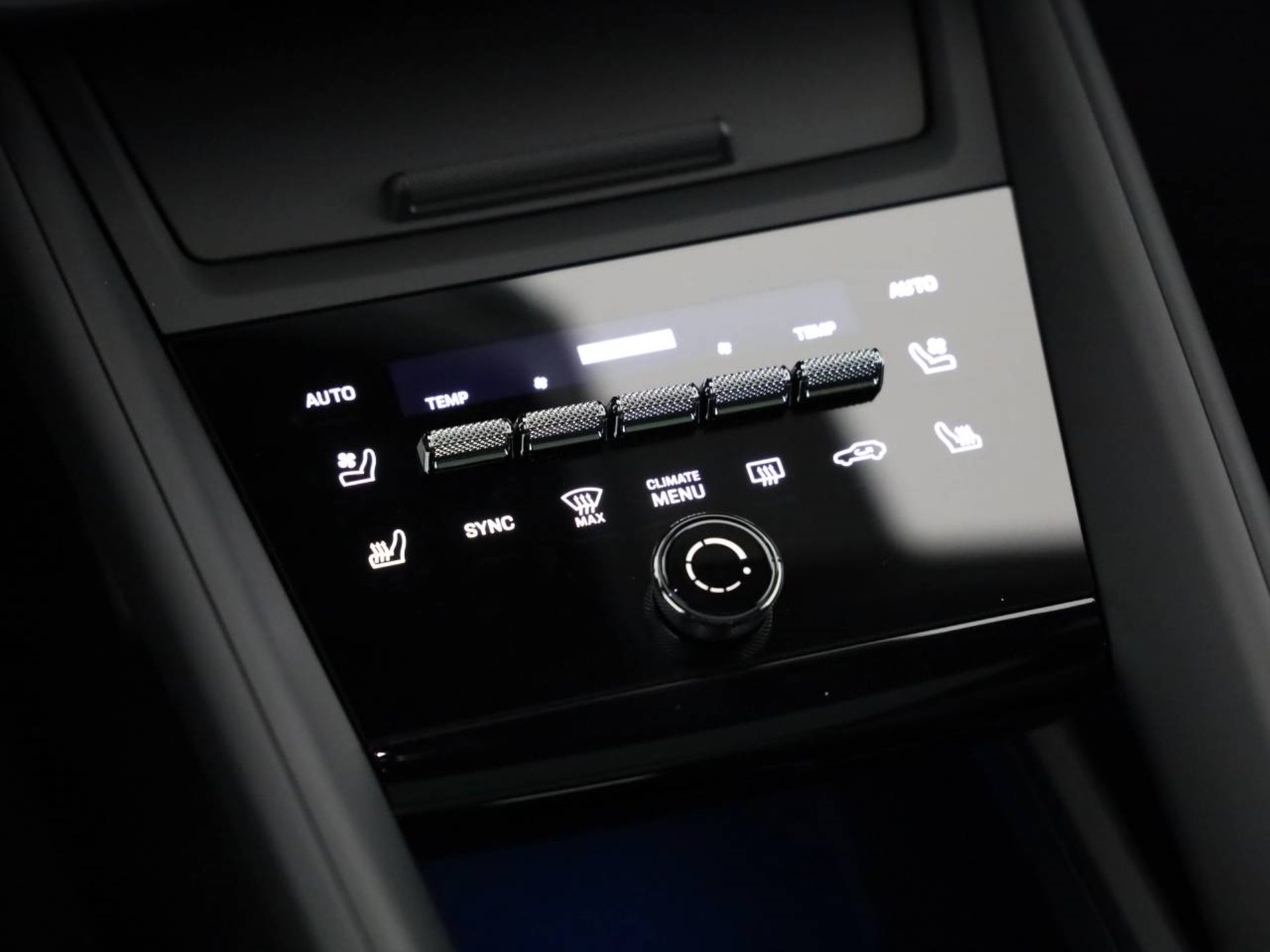 PORSCHE Macan-image-18