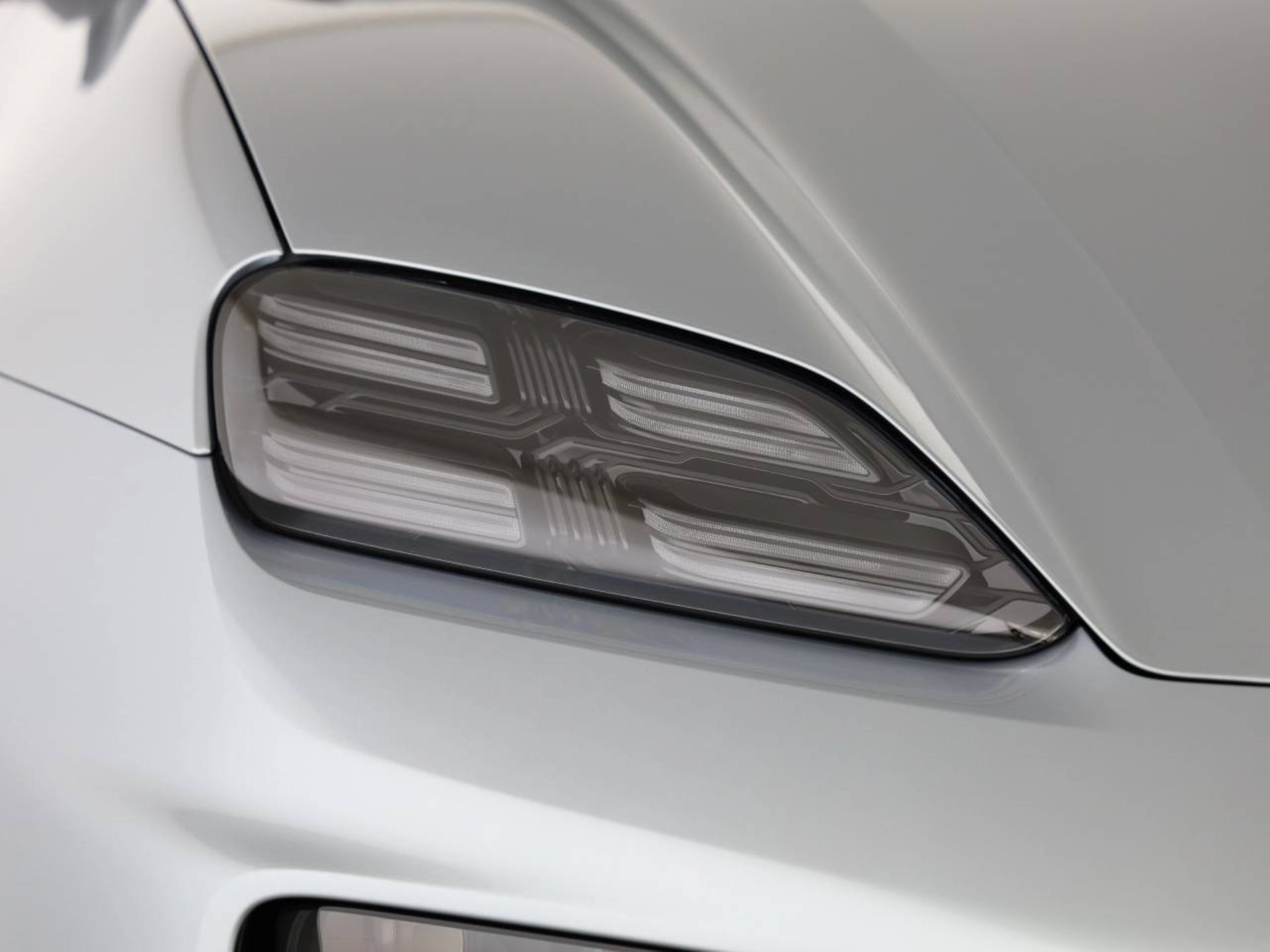PORSCHE Macan-image-20
