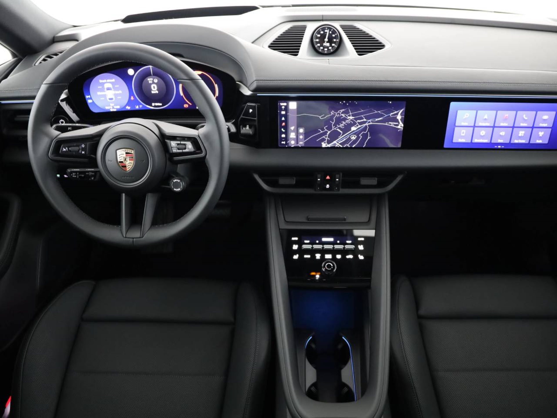 PORSCHE Macan-image-10
