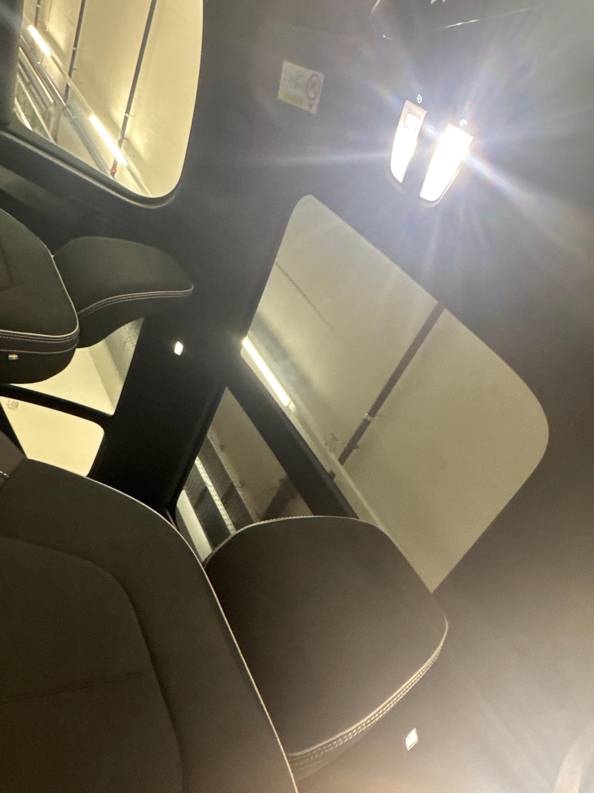 VOLVO XC40 2.0 B4 MH Black Edition-image-10