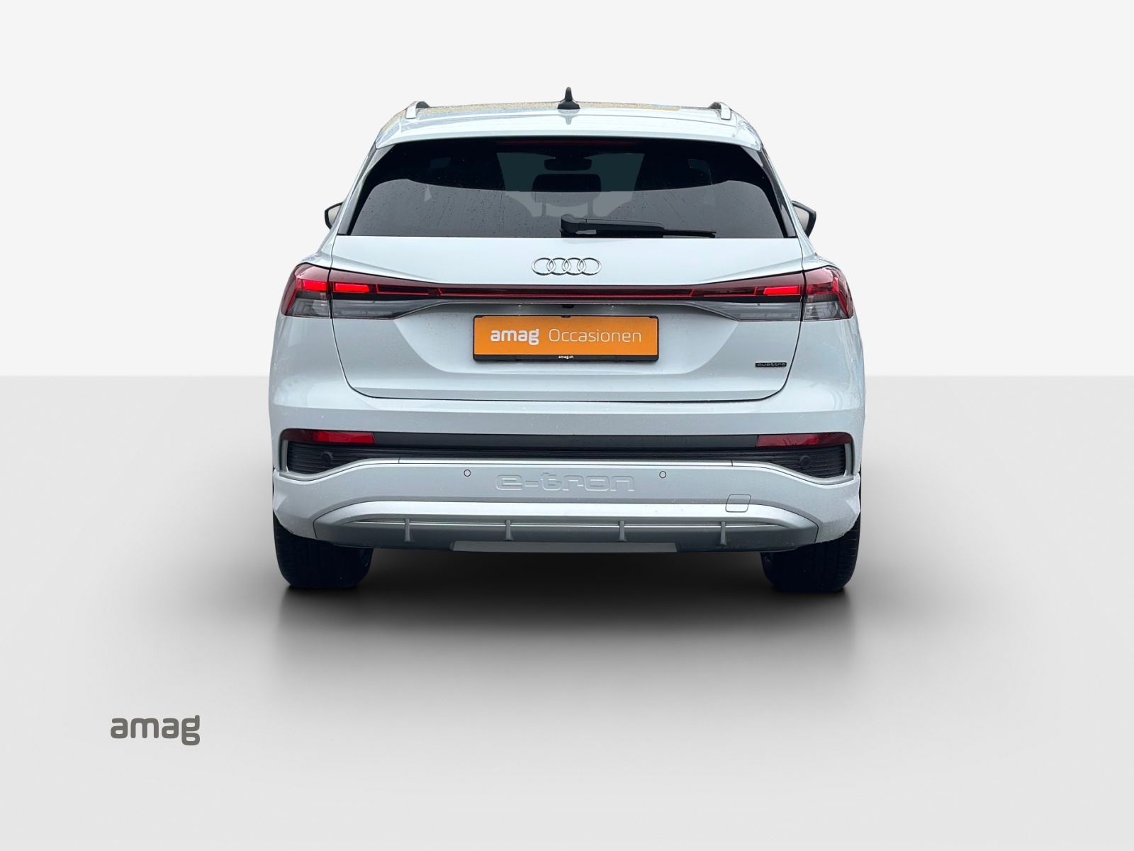 AUDI Q4 e-tron 50 quattro-image-4