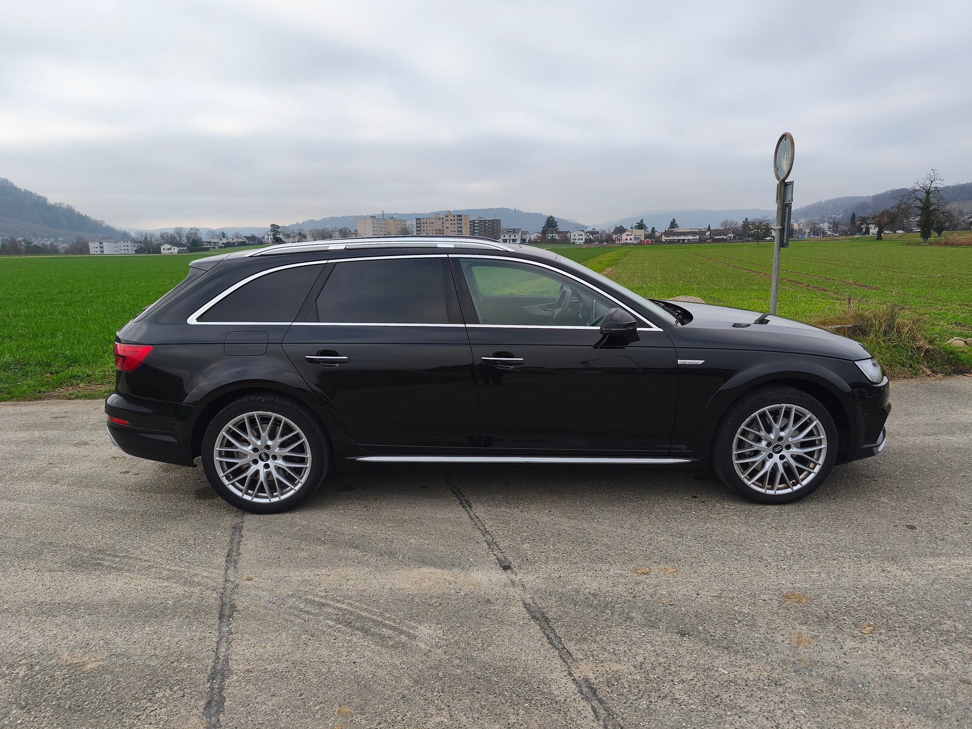 AUDI A4 allroad 2.0 TFSI quattro S-tronic-image-5