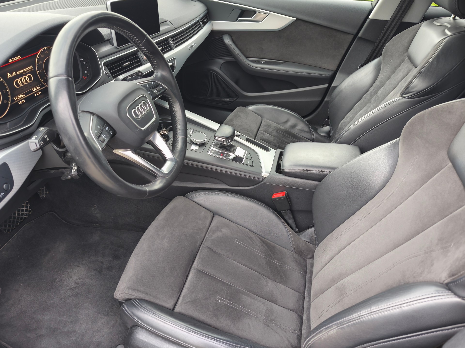 AUDI A4 allroad 2.0 TFSI quattro S-tronic-image-8
