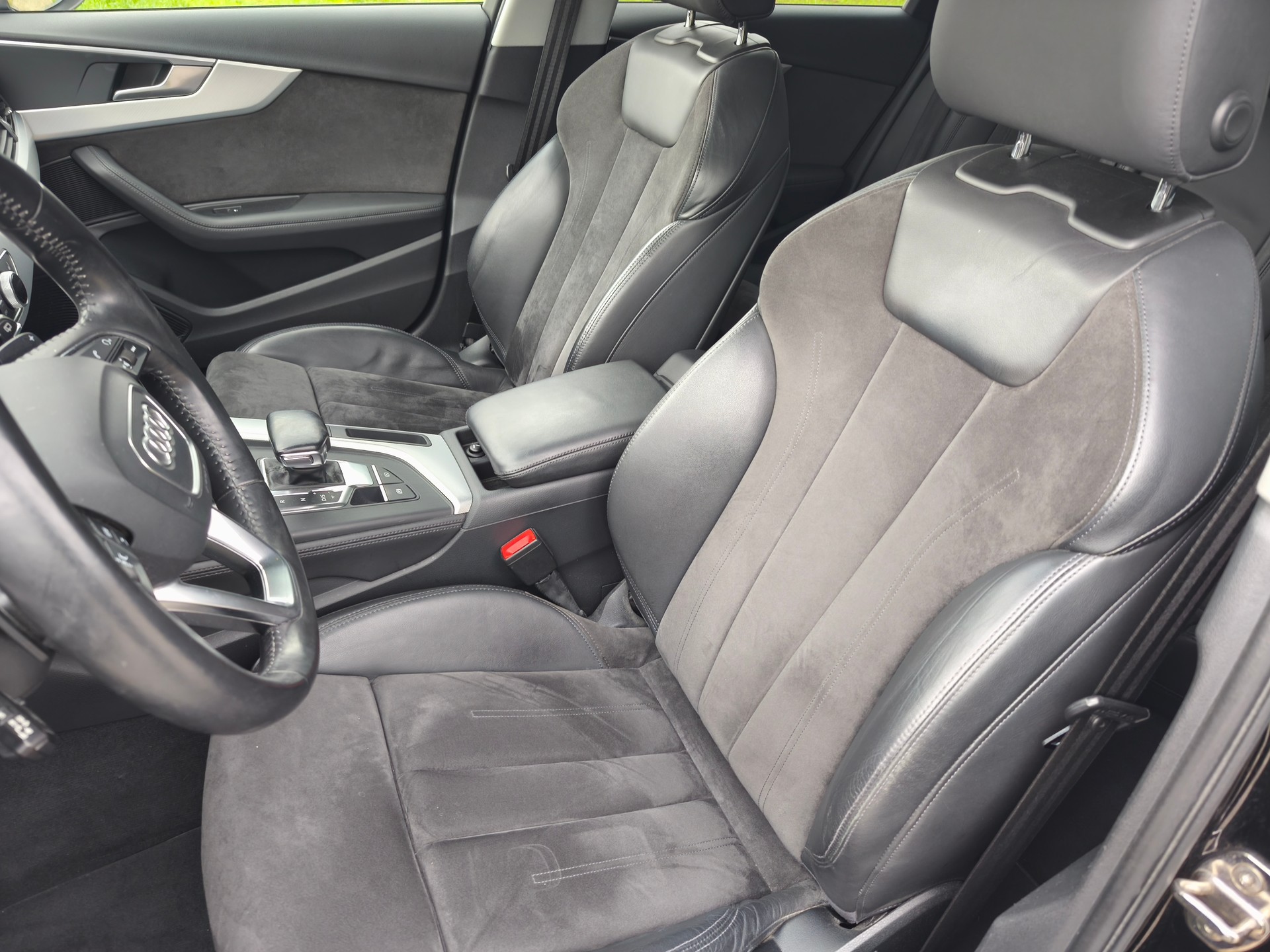 AUDI A4 allroad 2.0 TFSI quattro S-tronic-image-9
