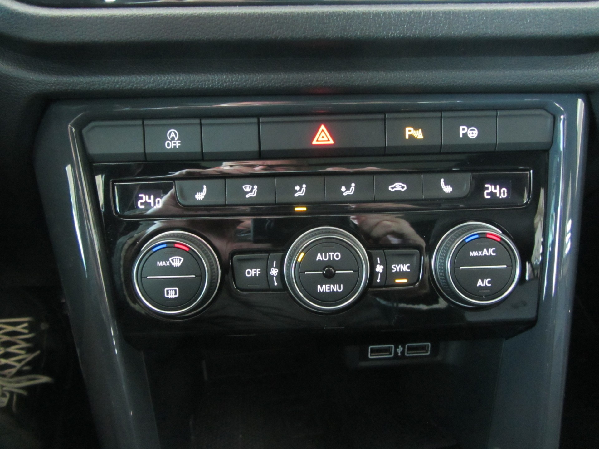 VW T-Roc 2.0 TSI Sport DSG 4Motion-image-9