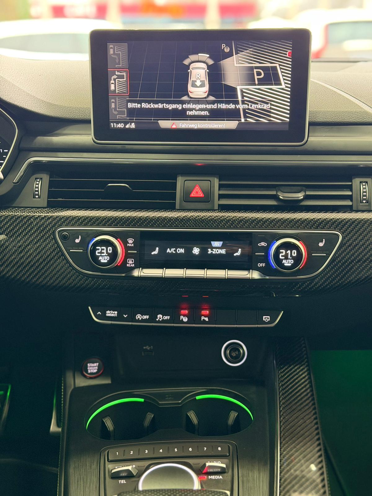 AUDI RS5 Coupé 2.9 TFSI quattro tiptronic*Carbon Dach*Carbon Interieur & Exterieur *Keramik Bremsanlage-image-13