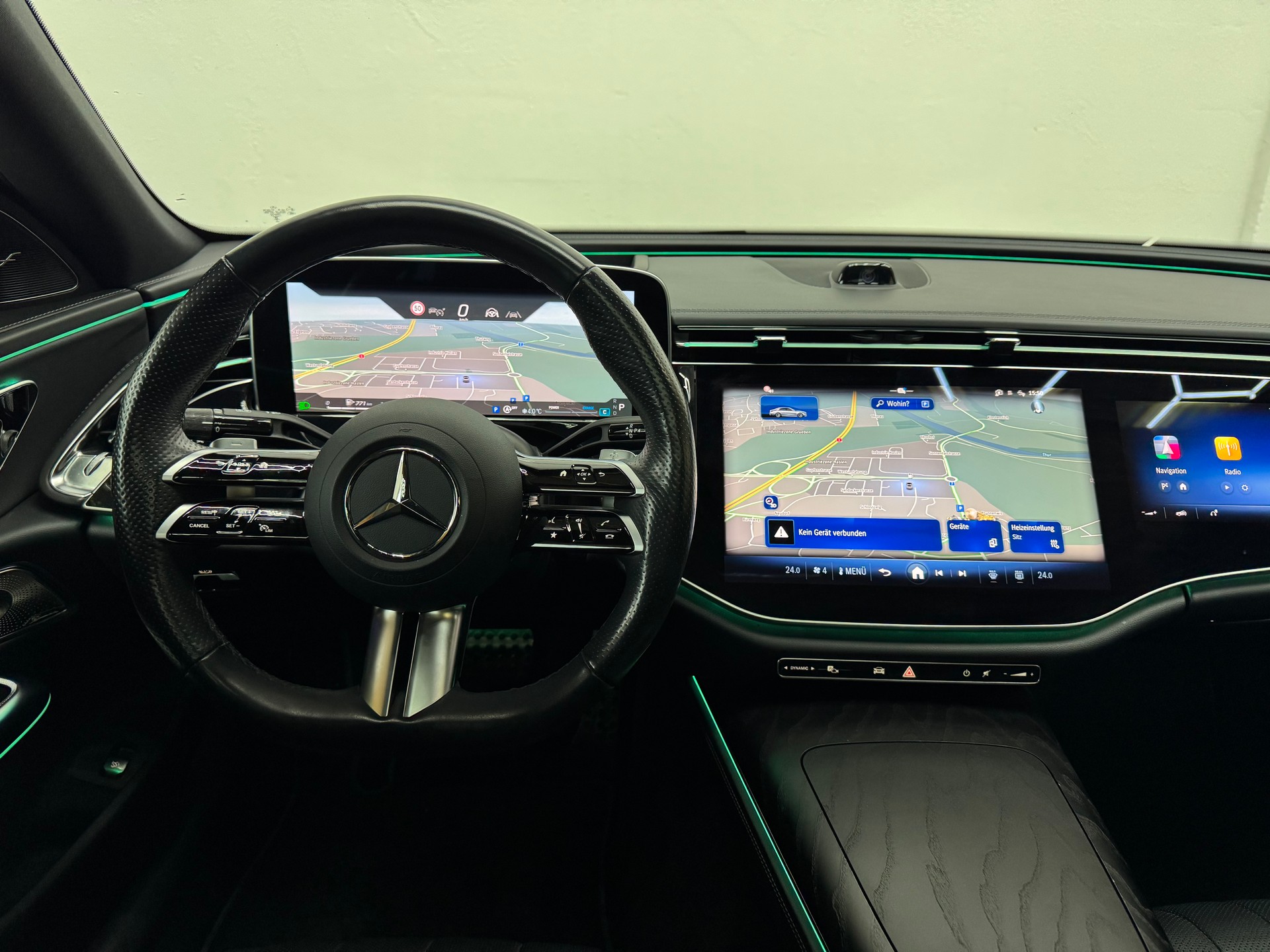 MERCEDES-BENZ E 220 d 4Matic 9G-Tronic-image-17