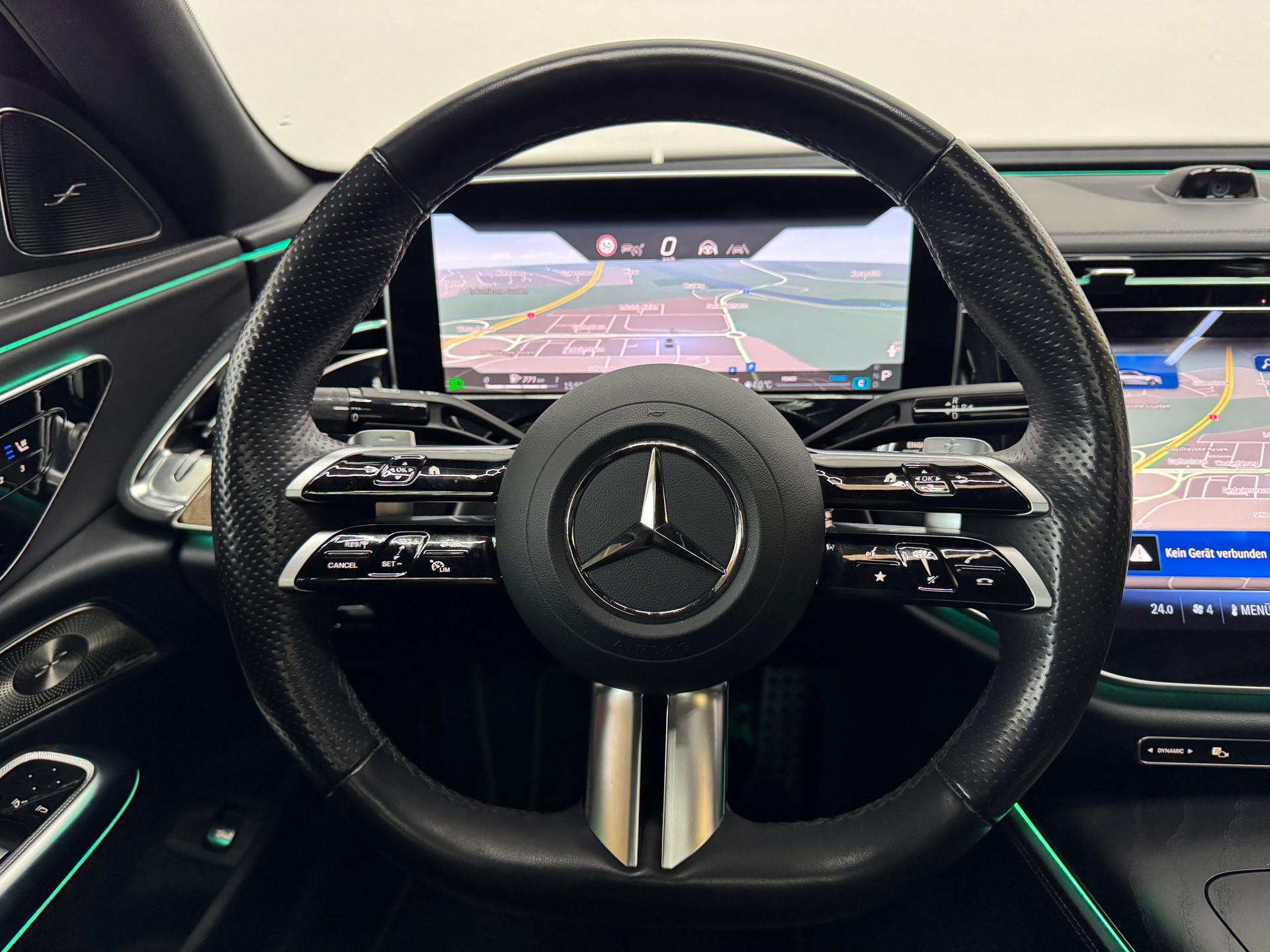 MERCEDES-BENZ E 220 d 4Matic 9G-Tronic-image-15