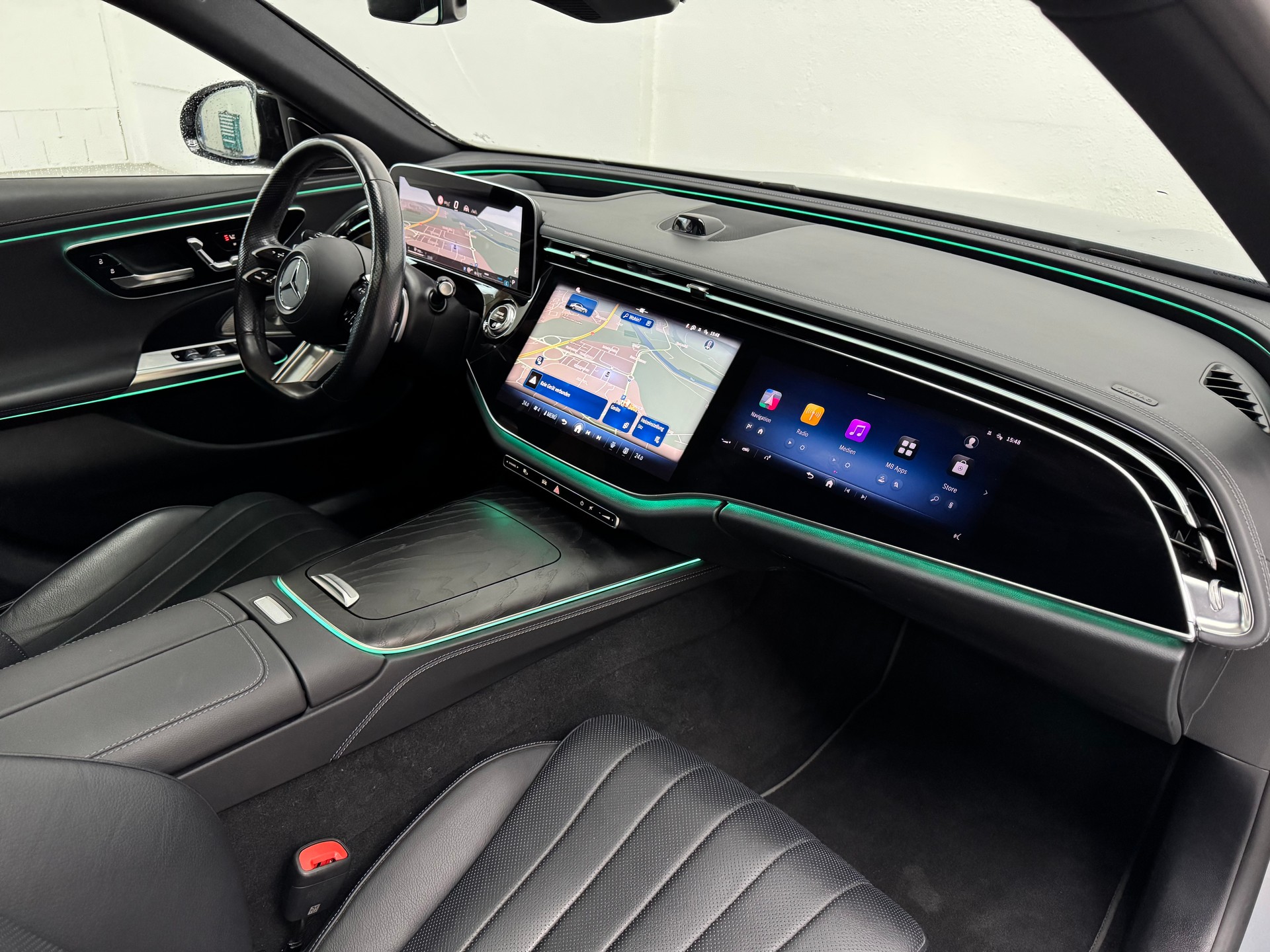 MERCEDES-BENZ E 220 d 4Matic 9G-Tronic-image-11