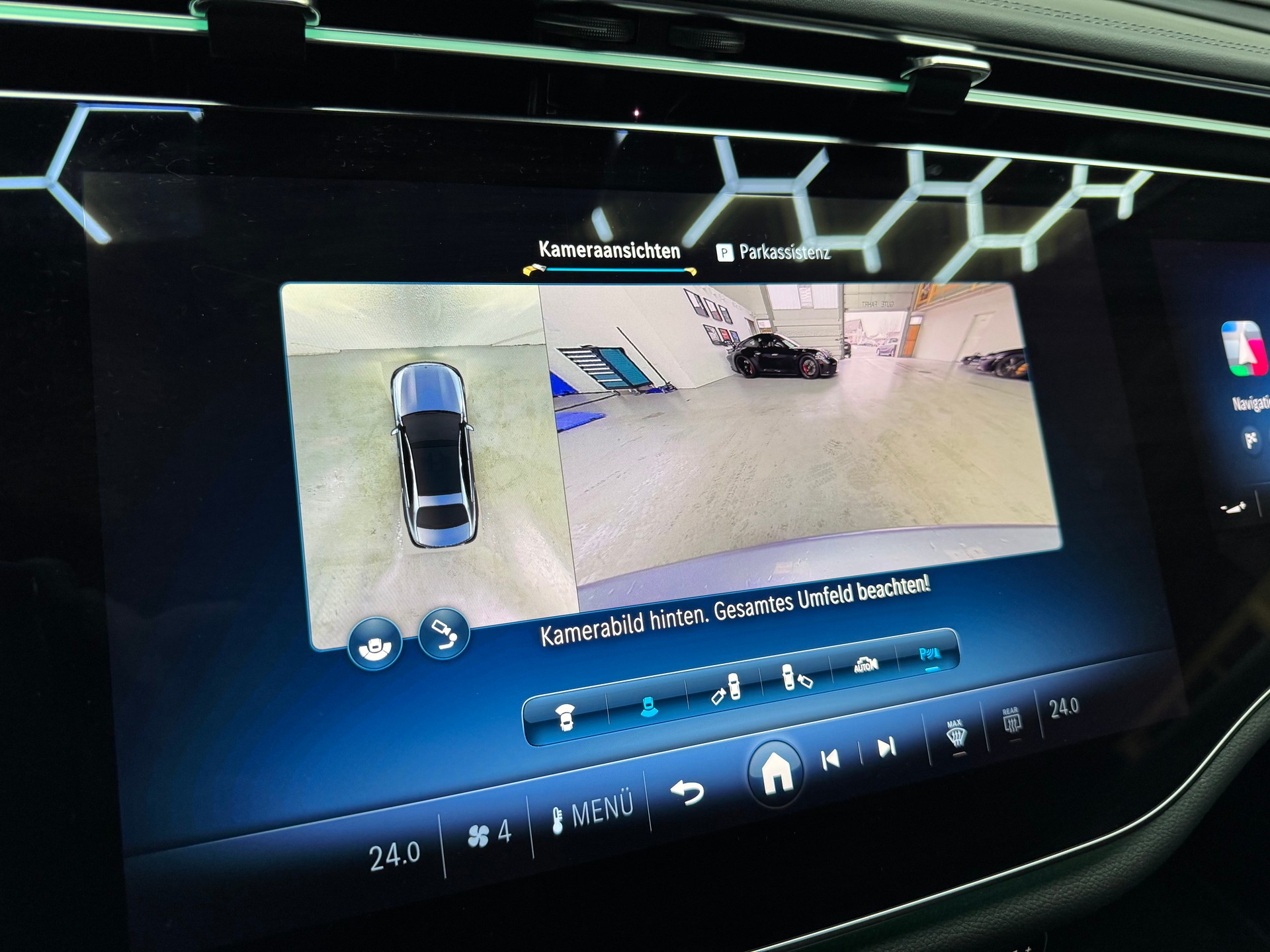 MERCEDES-BENZ E 220 d 4Matic 9G-Tronic-image-21