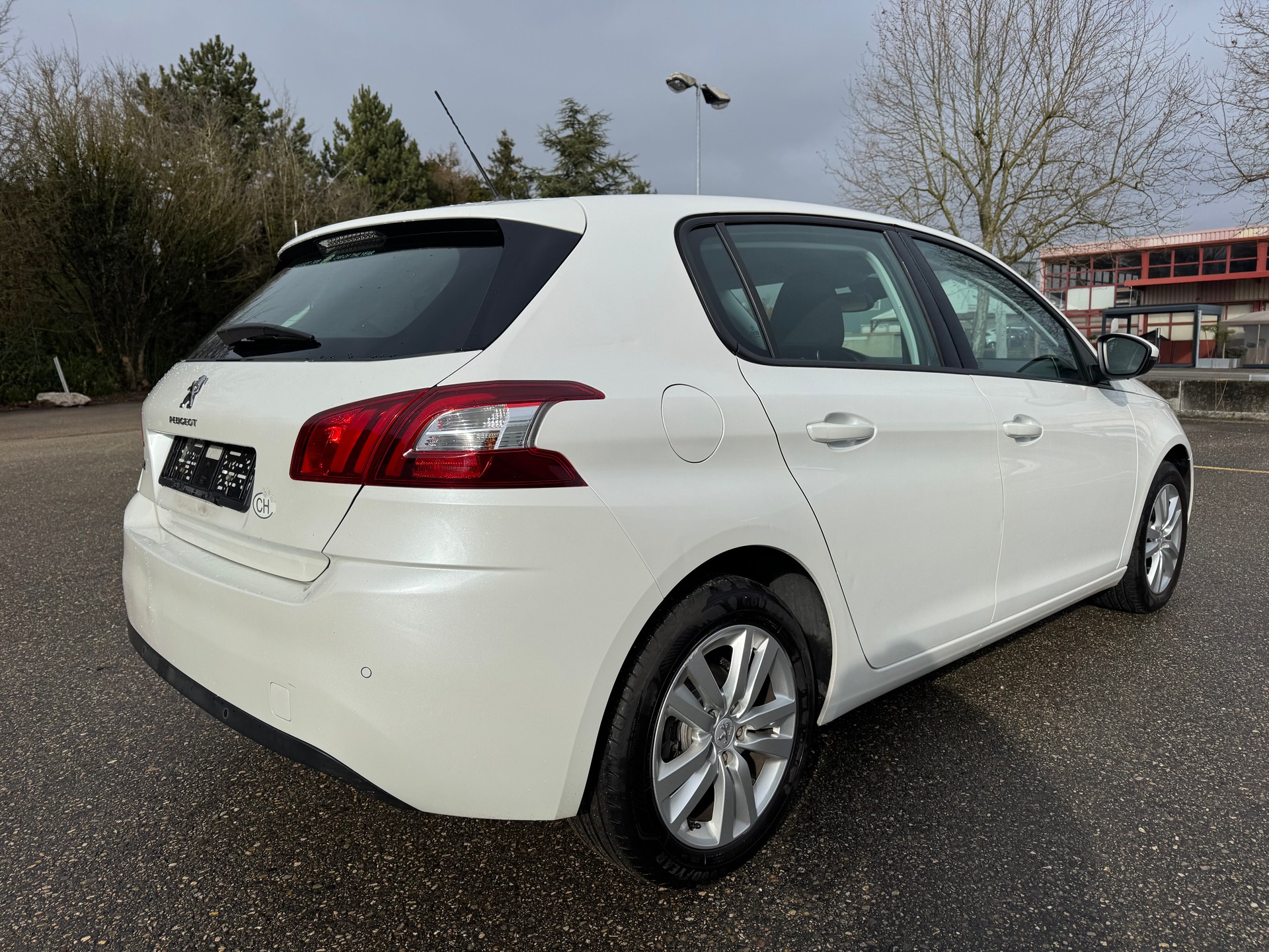 PEUGEOT 308 1.2 THP Active-image-5