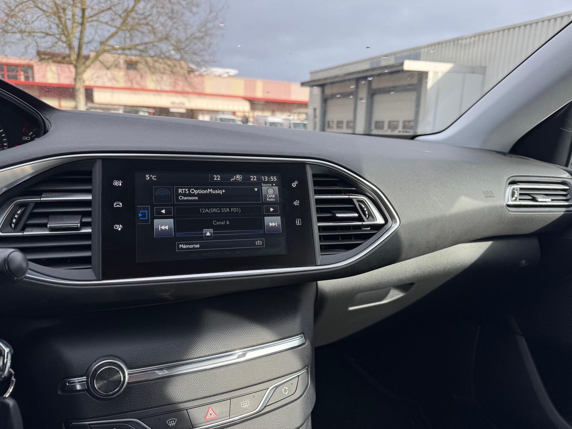 PEUGEOT 308 1.2 THP Active-image-10