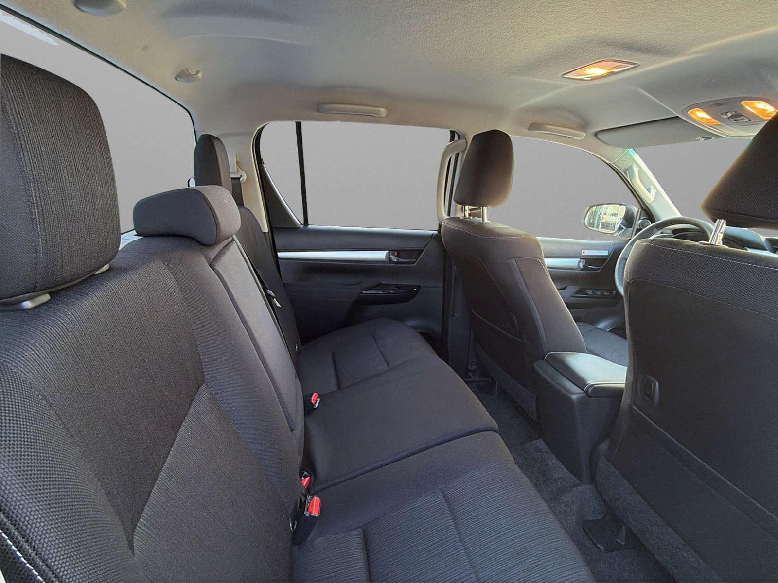 TOYOTA Hilux Double Cab.-Pick-up 2.8 D-4D MHEV 204 Style-image-8