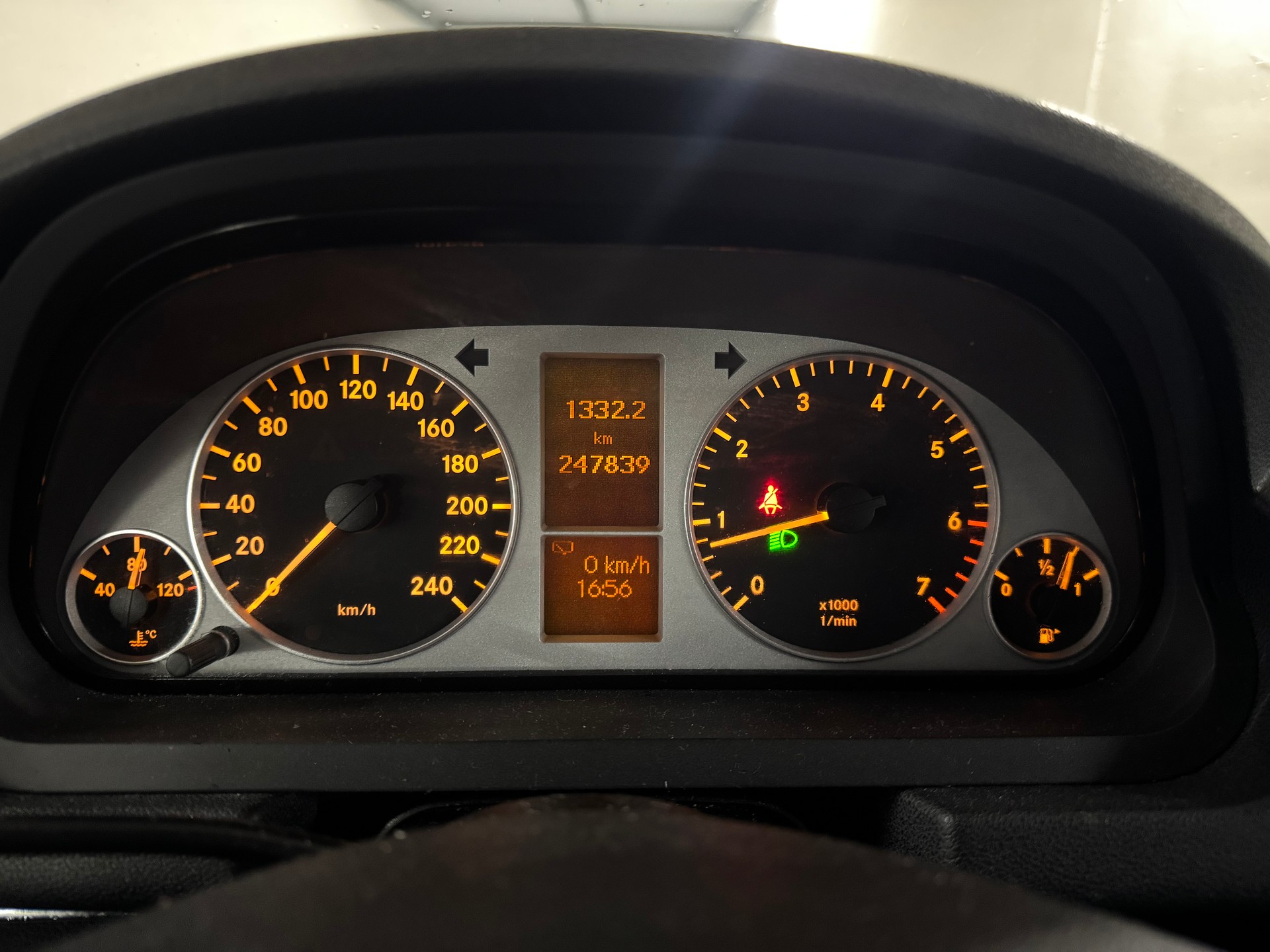MERCEDES-BENZ B 150 Special Edition-image-14