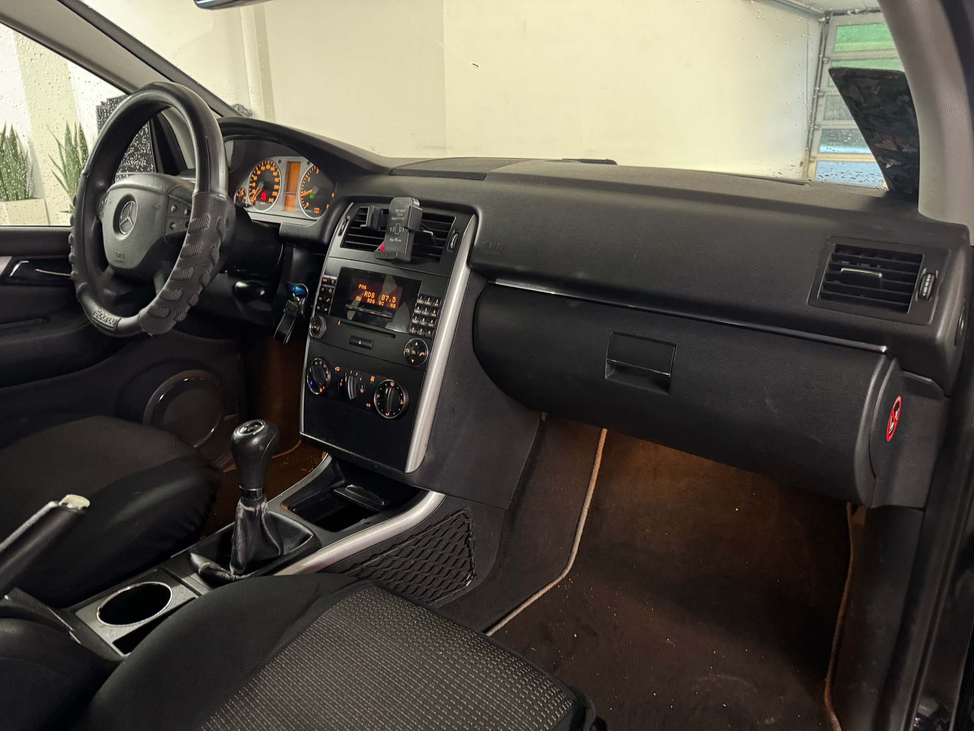 MERCEDES-BENZ B 150 Special Edition-image-13